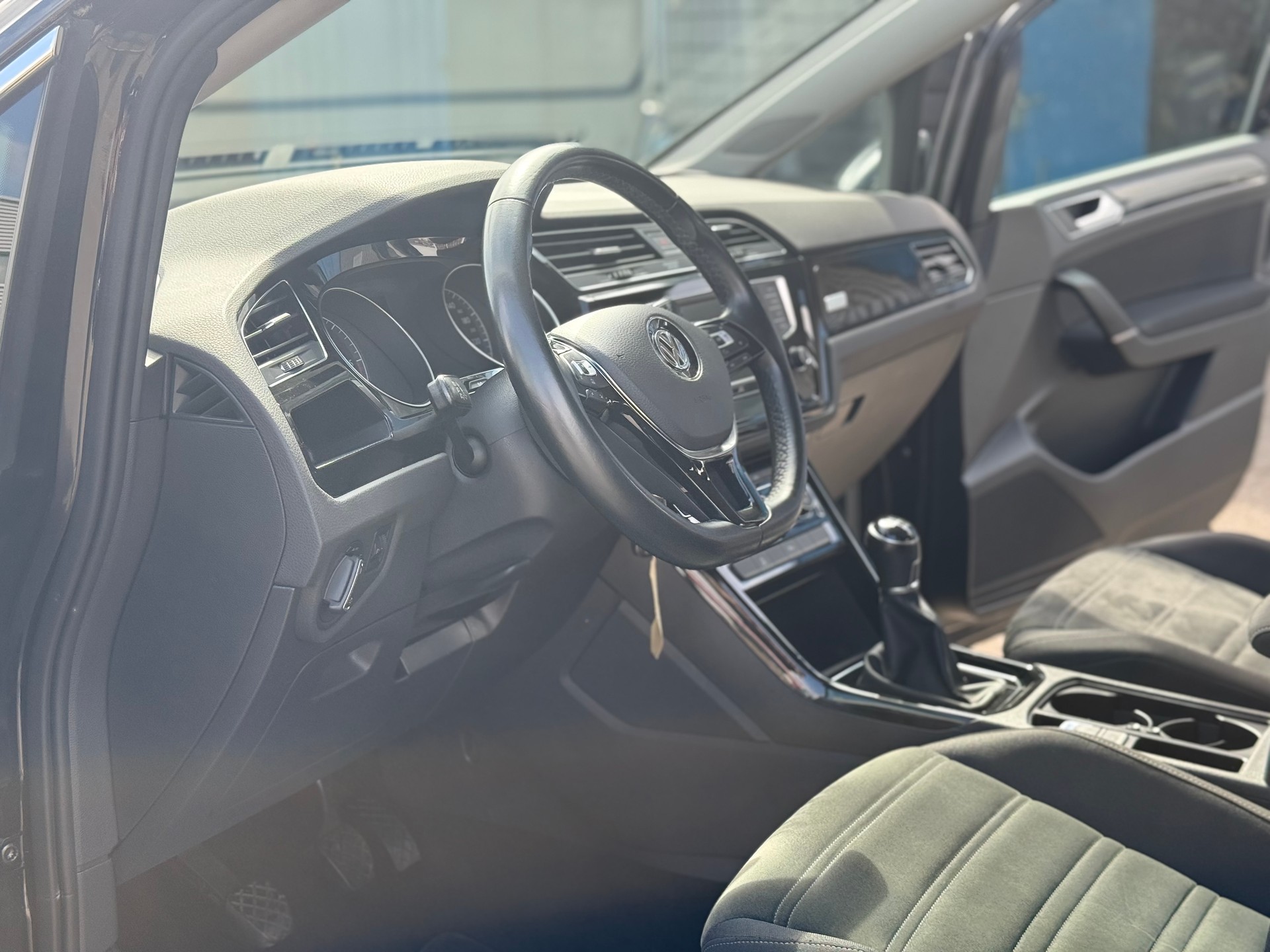 VW Touran 2.0 TDI BlueMotion Technology Comfortline-image-6