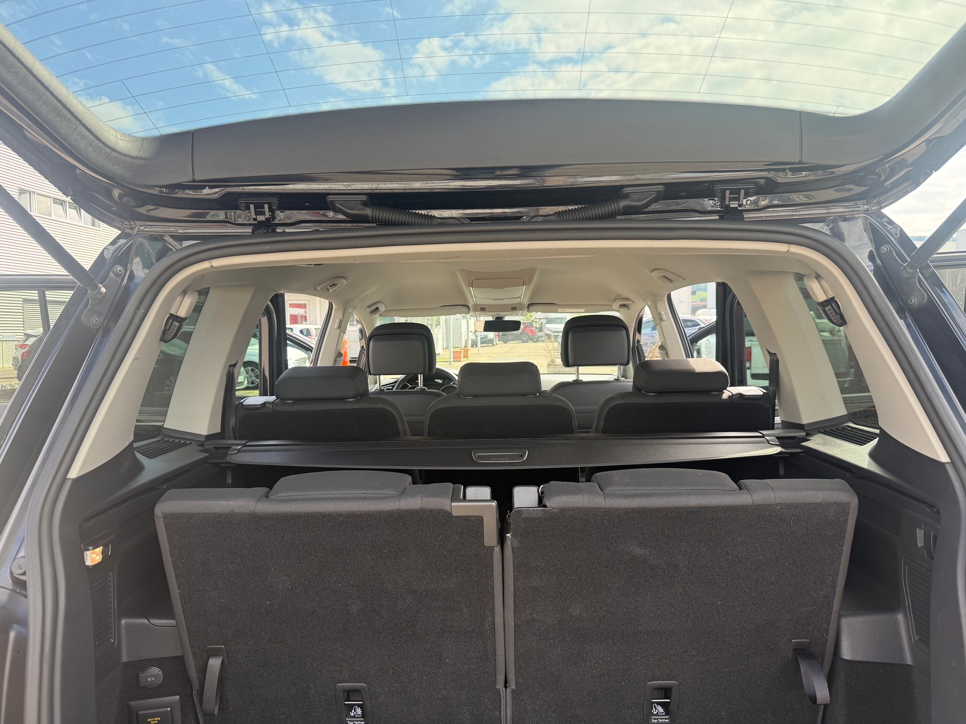 VW Touran 2.0 TDI BlueMotion Technology Comfortline-image-5