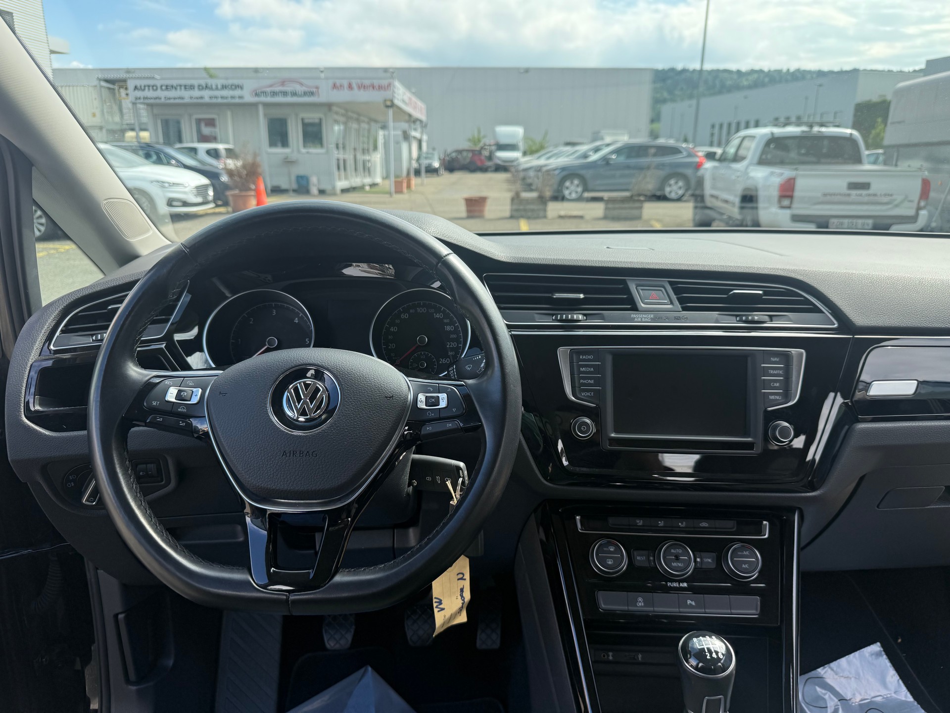 VW Touran 2.0 TDI BlueMotion Technology Comfortline-image-2