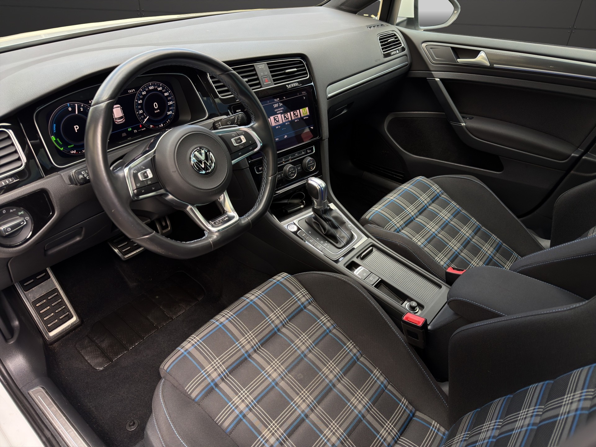 VW Golf 1.4 TSI GTE DSG-image-9
