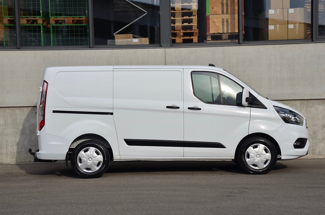 FORD Transit Custom 320 L1H1 130PS Trend Automat-image-9