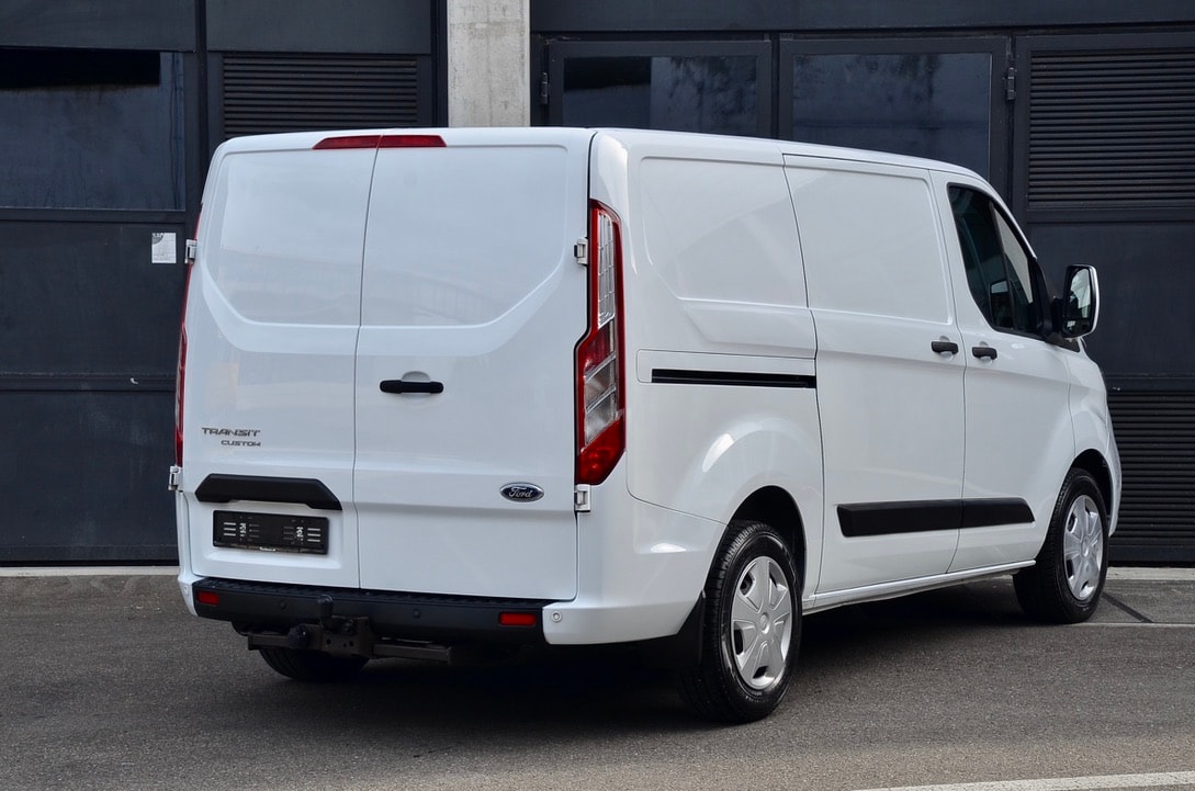 FORD Transit Custom 320 L1H1 130PS Trend Automat-image-17