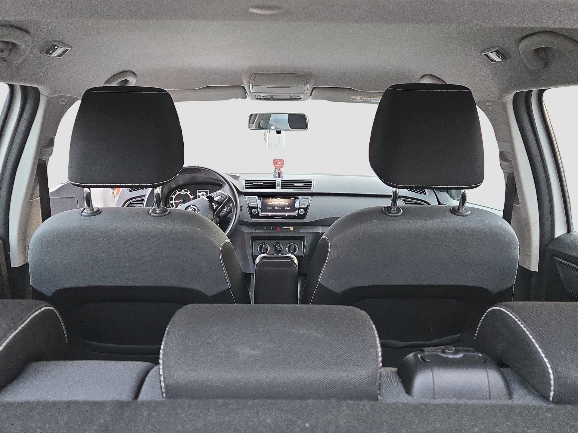 SKODA Fabia 1.0 MPI Ambition-image-12