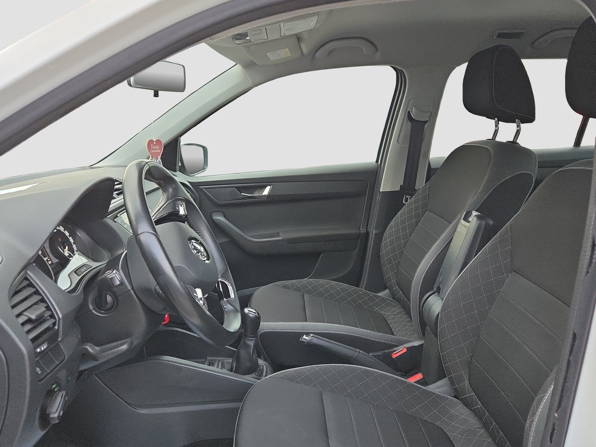 SKODA Fabia 1.0 MPI Ambition-image-10