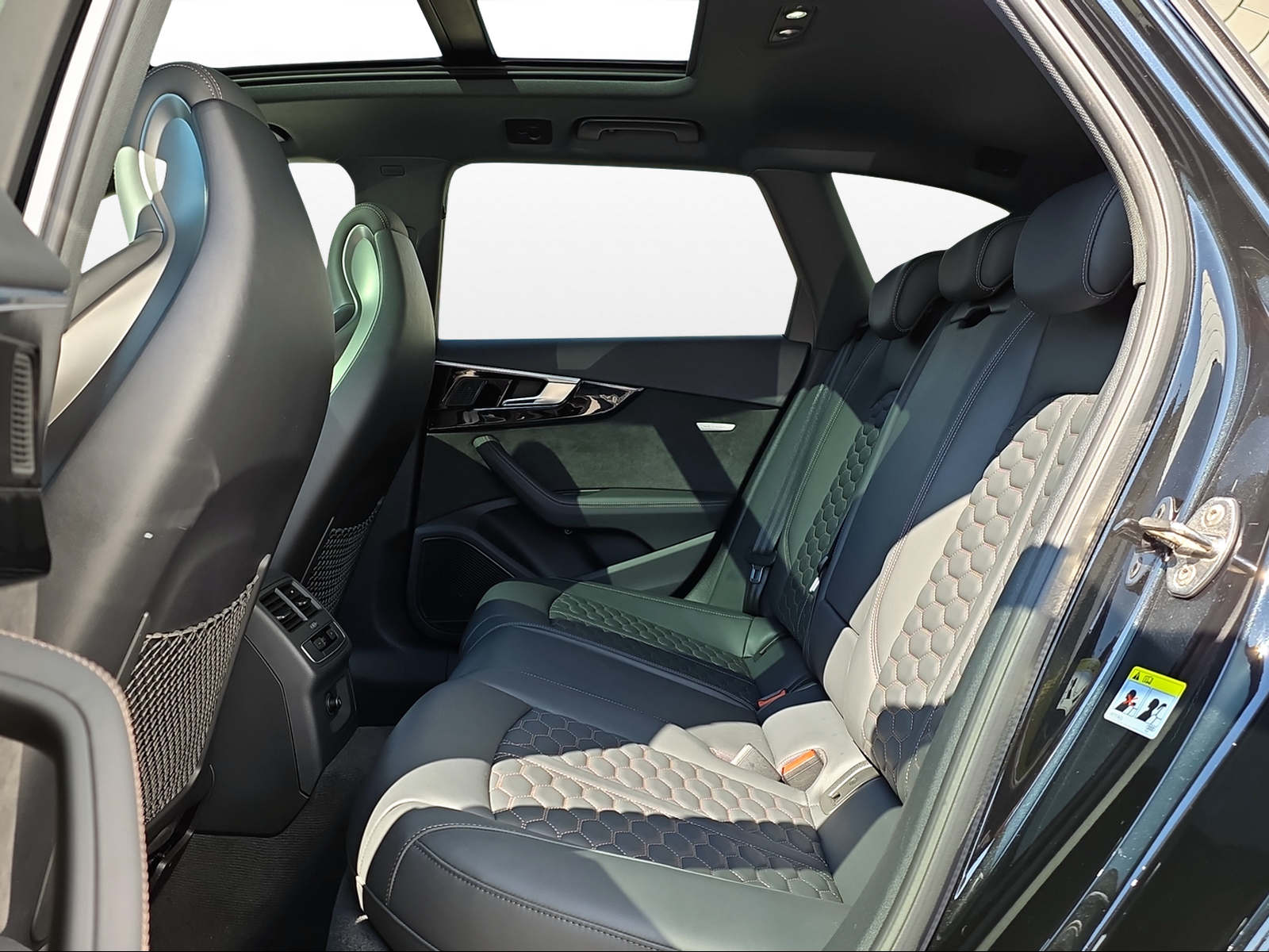 AUDI RS4 Avant quattro tiptronic-image-10