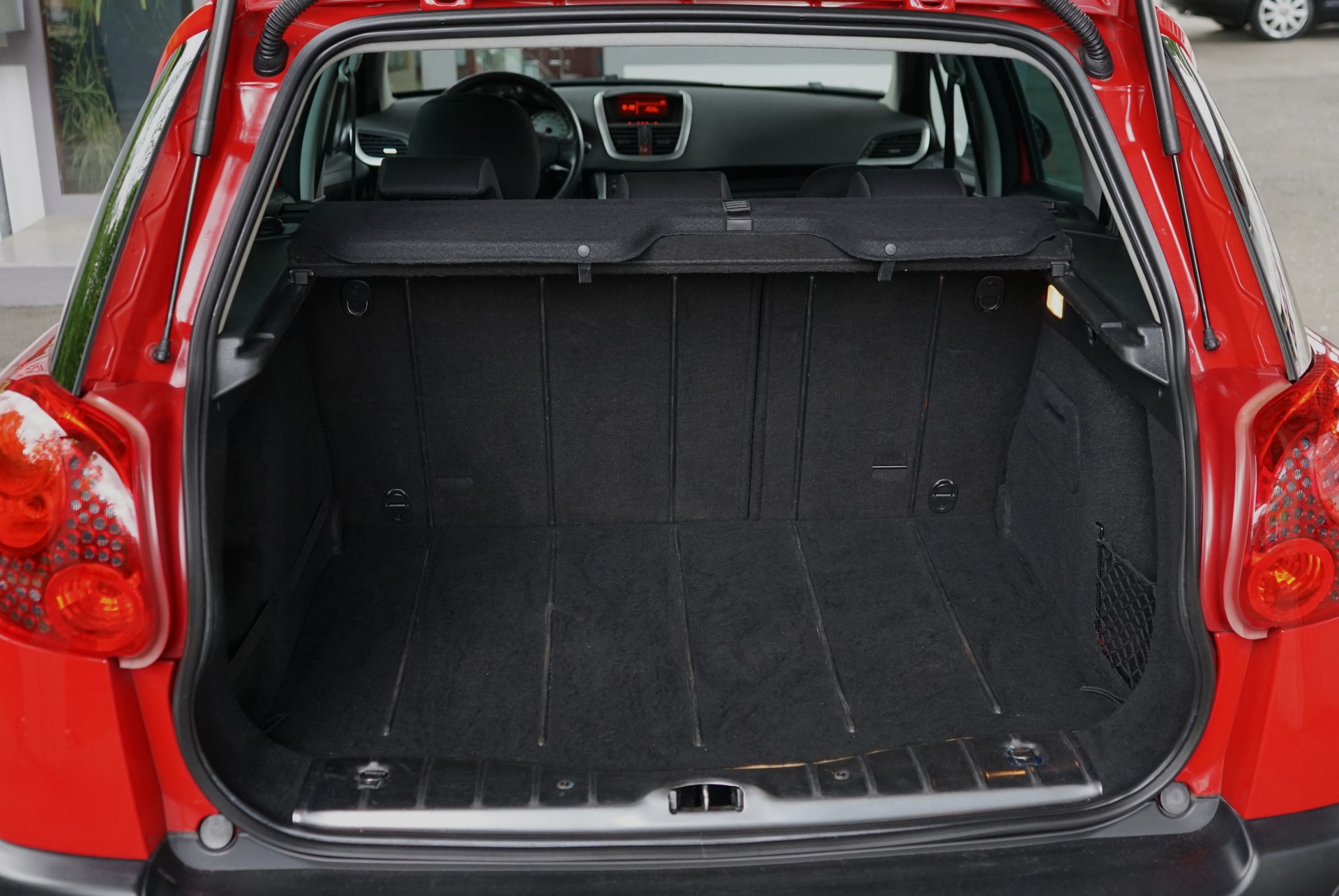 PEUGEOT 207 SW 1.6 16V Trendy Automatic-image-5