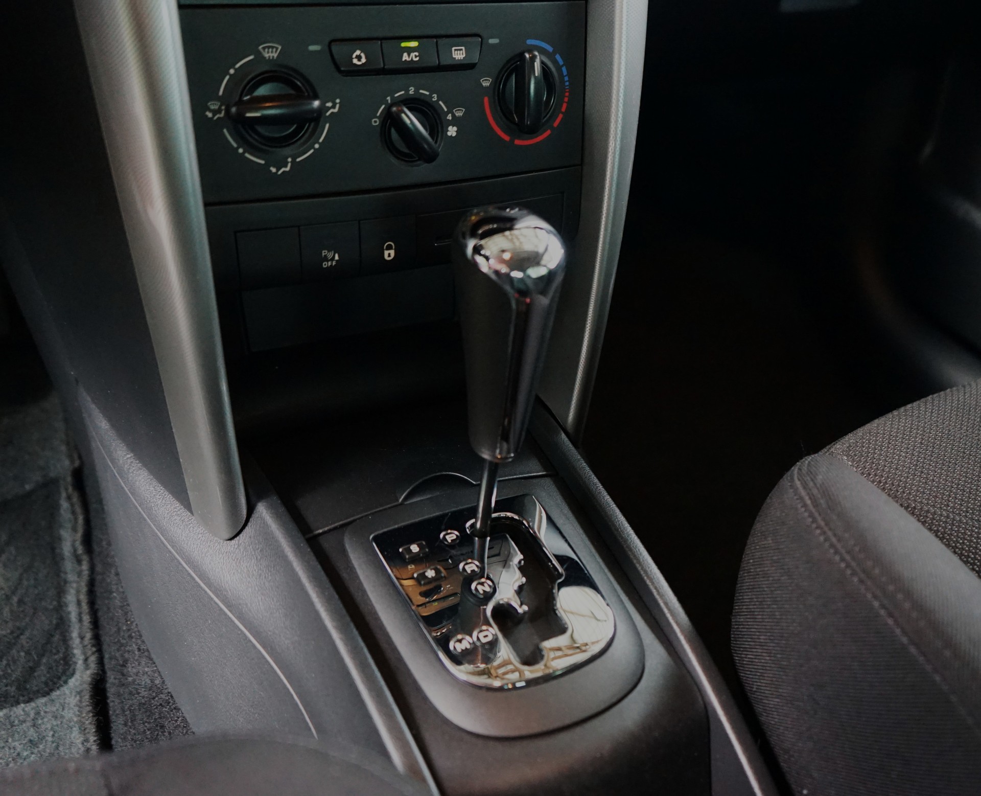 PEUGEOT 207 SW 1.6 16V Trendy Automatic-image-8