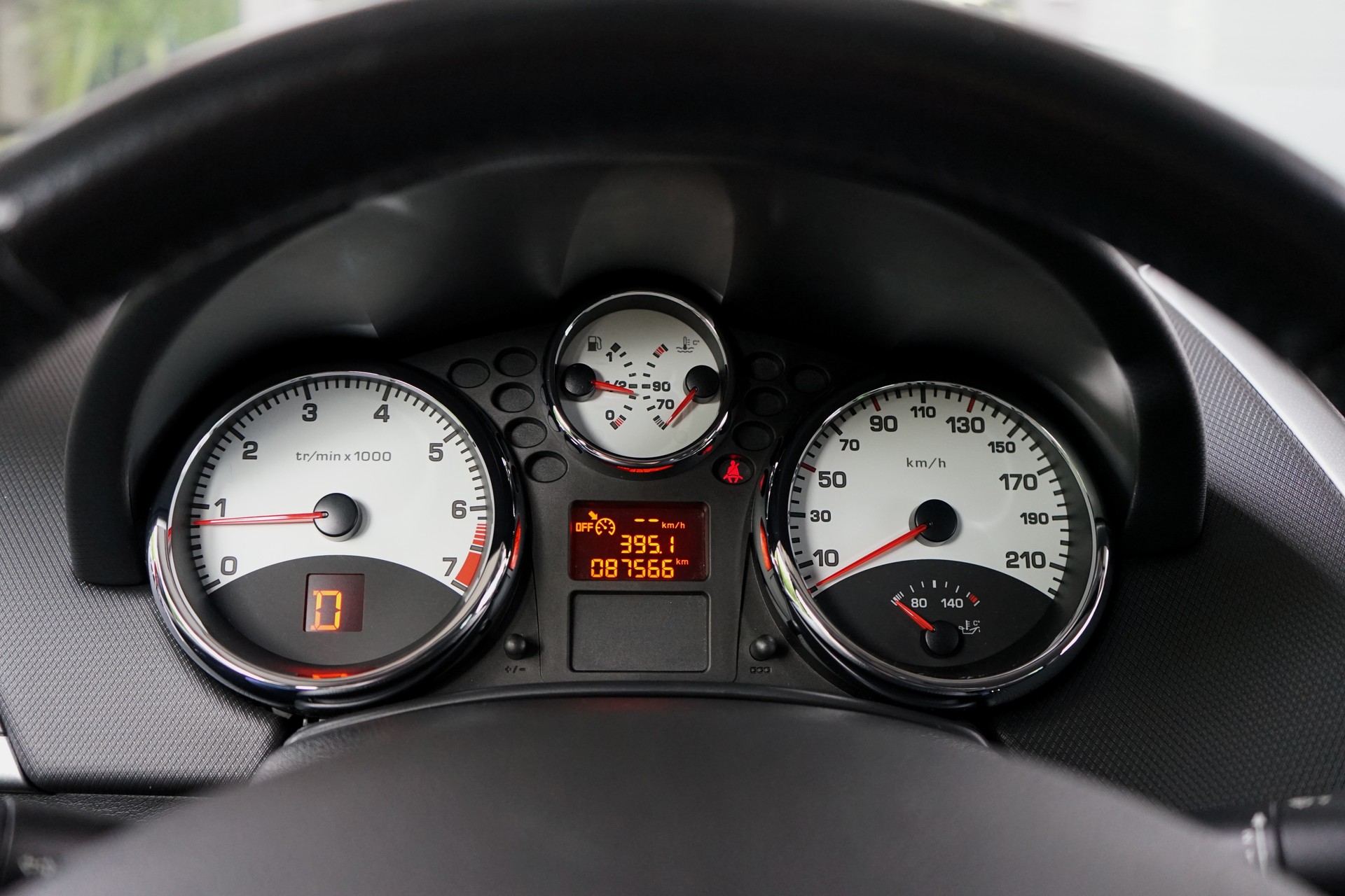 PEUGEOT 207 SW 1.6 16V Trendy Automatic-image-7