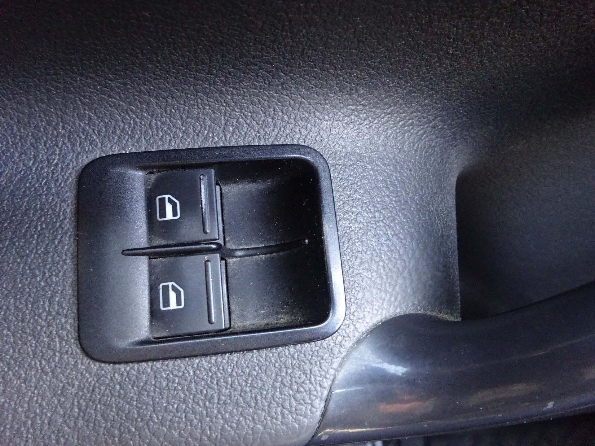 VW Caddy 2.0 TDI 4Motion-image-11
