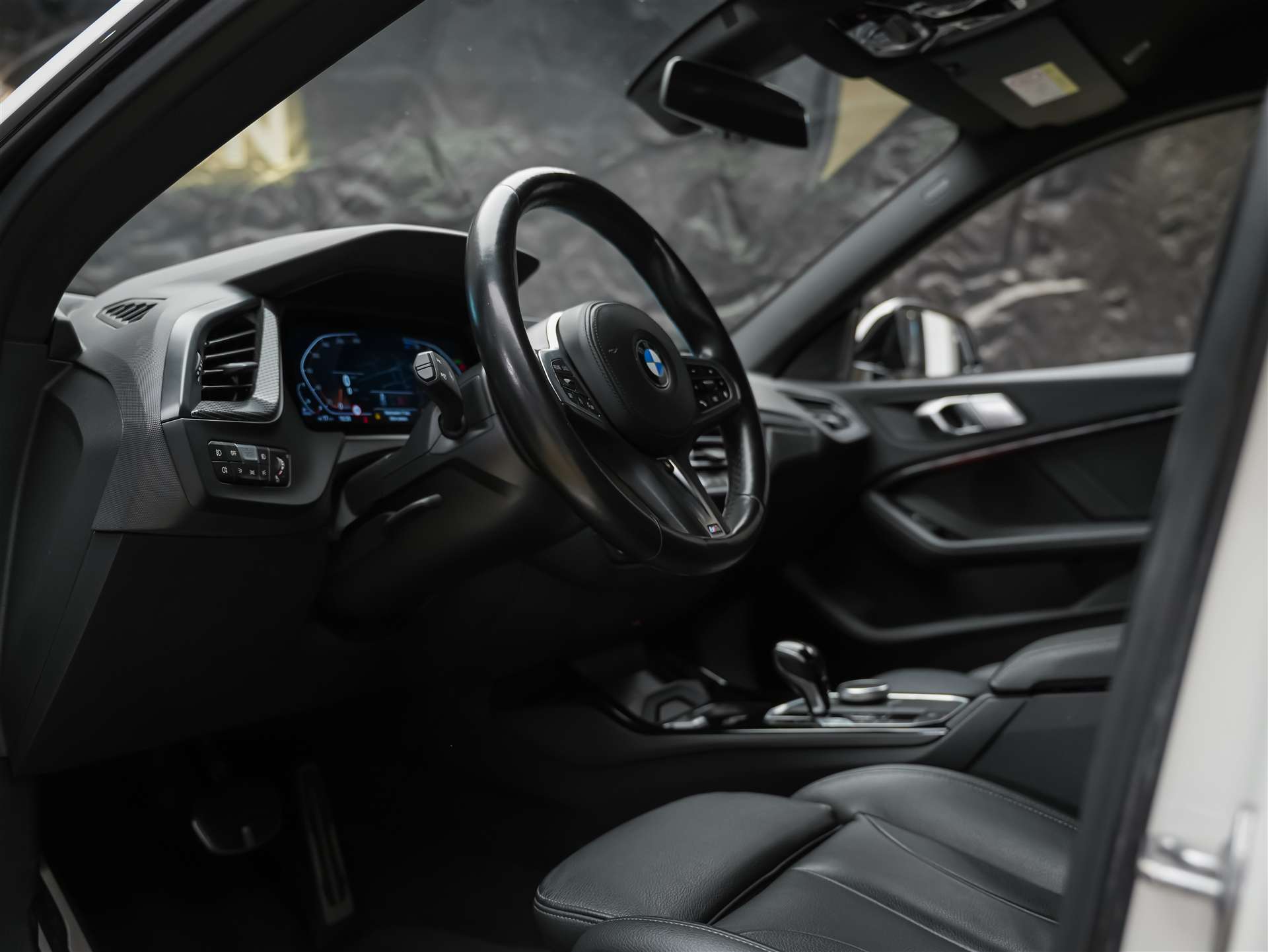 BMW 220d Gran Coupé xDrive M Sport Steptronic *CH-Auto*Leder Sitze*Sitzheizung*Rückfahrkamera*-image-8
