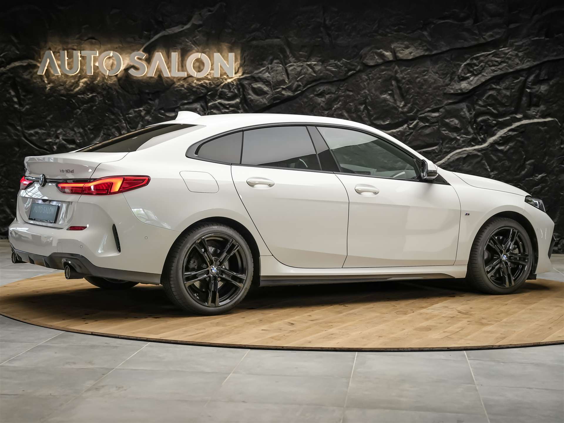 BMW 220d Gran Coupé xDrive M Sport Steptronic *CH-Auto*Leder Sitze*Sitzheizung*Rückfahrkamera*-image-5