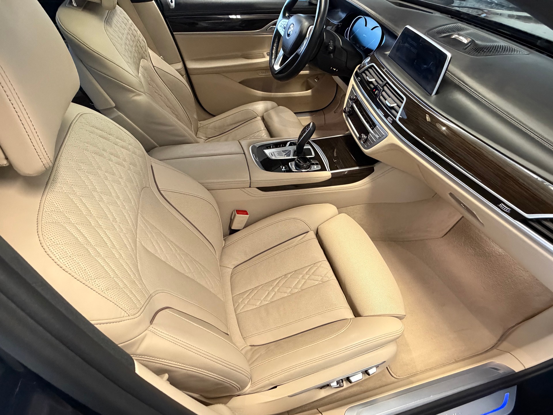 BMW 740Le iPerformance Steptronic-image-11