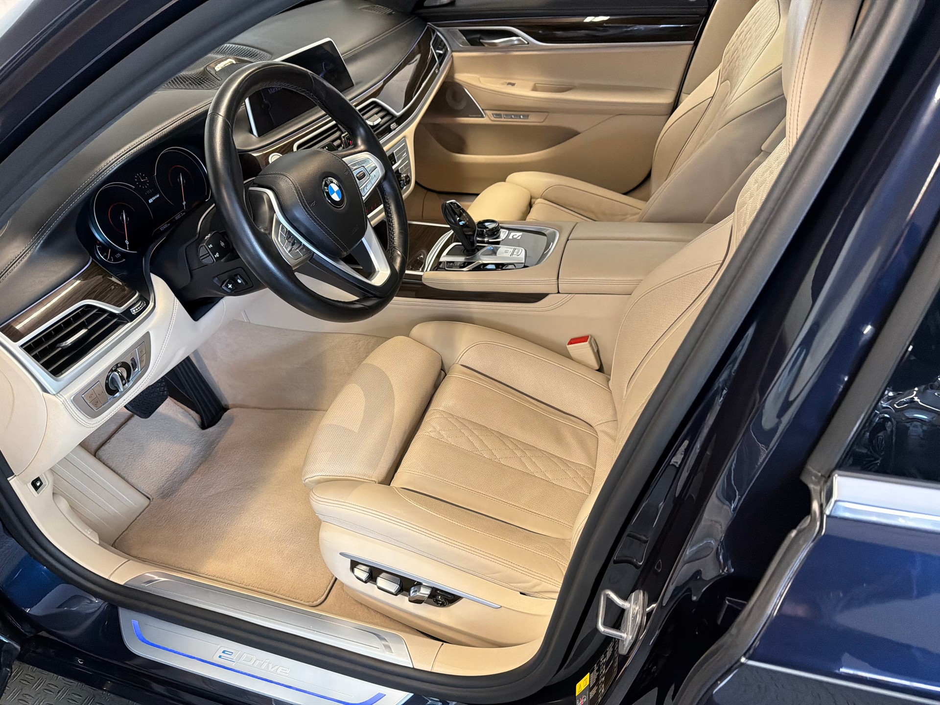 BMW 740Le iPerformance Steptronic-image-9