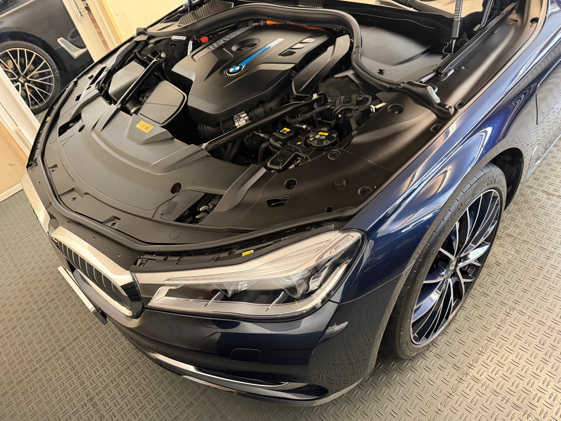 BMW 740Le iPerformance Steptronic-image-15
