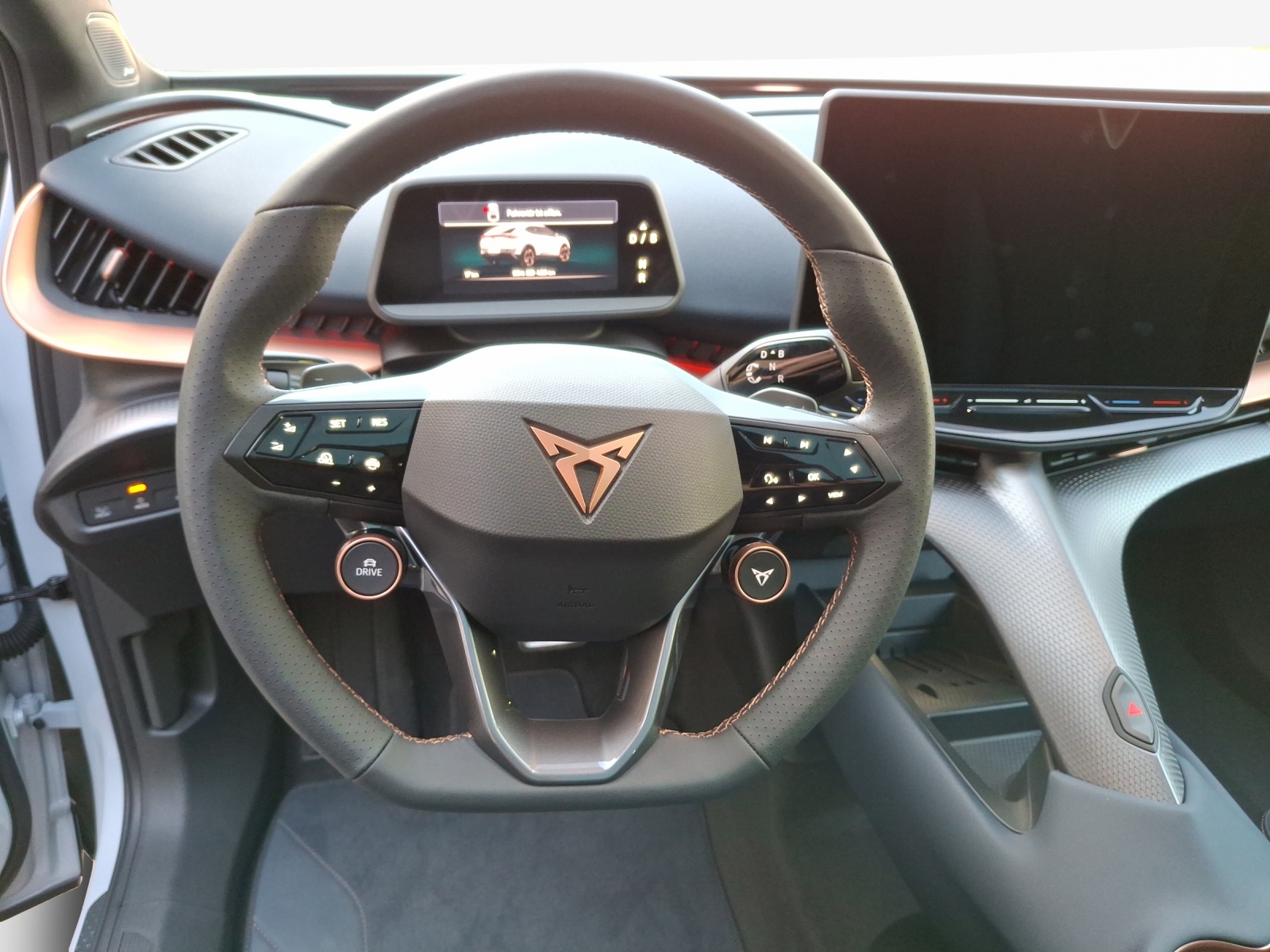 CUPRA Tavascan Type 9 77 kWh VZ Adrenaline-image-9
