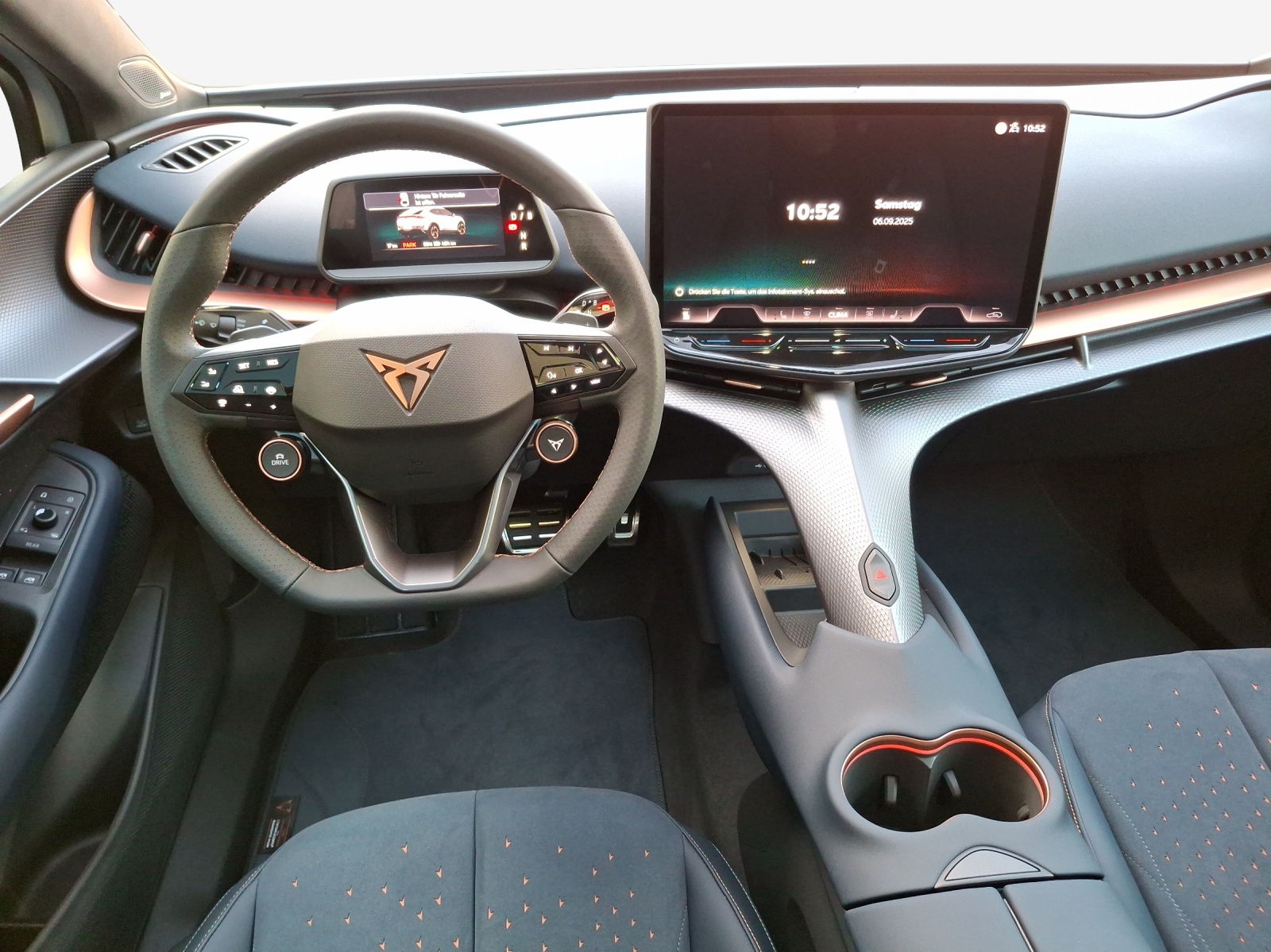 CUPRA Tavascan Type 9 77 kWh VZ Adrenaline-image-8