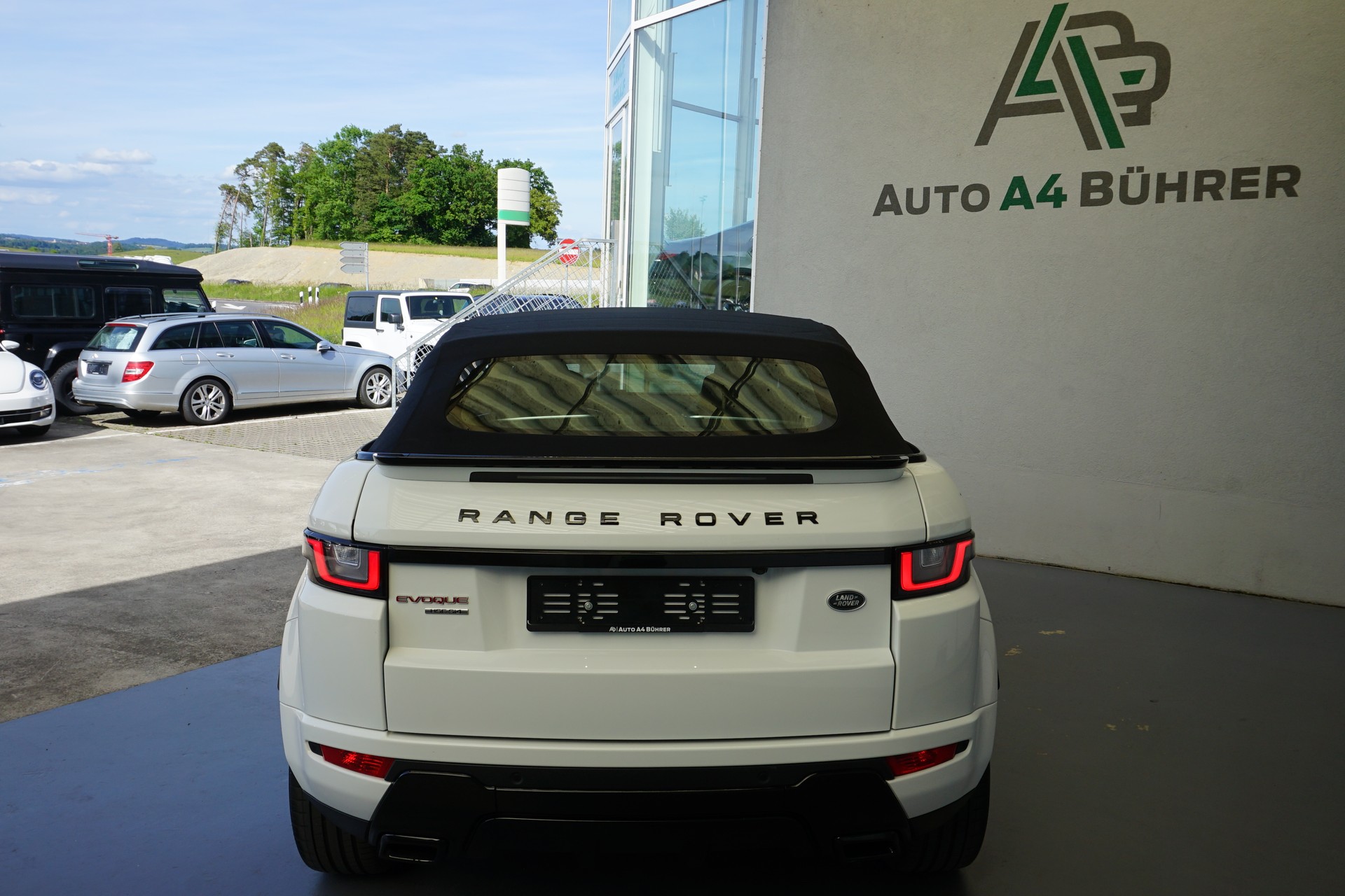 LAND ROVER Evoque 2.0Si4 HSE Dynamic Convertible 241 PS-image-11
