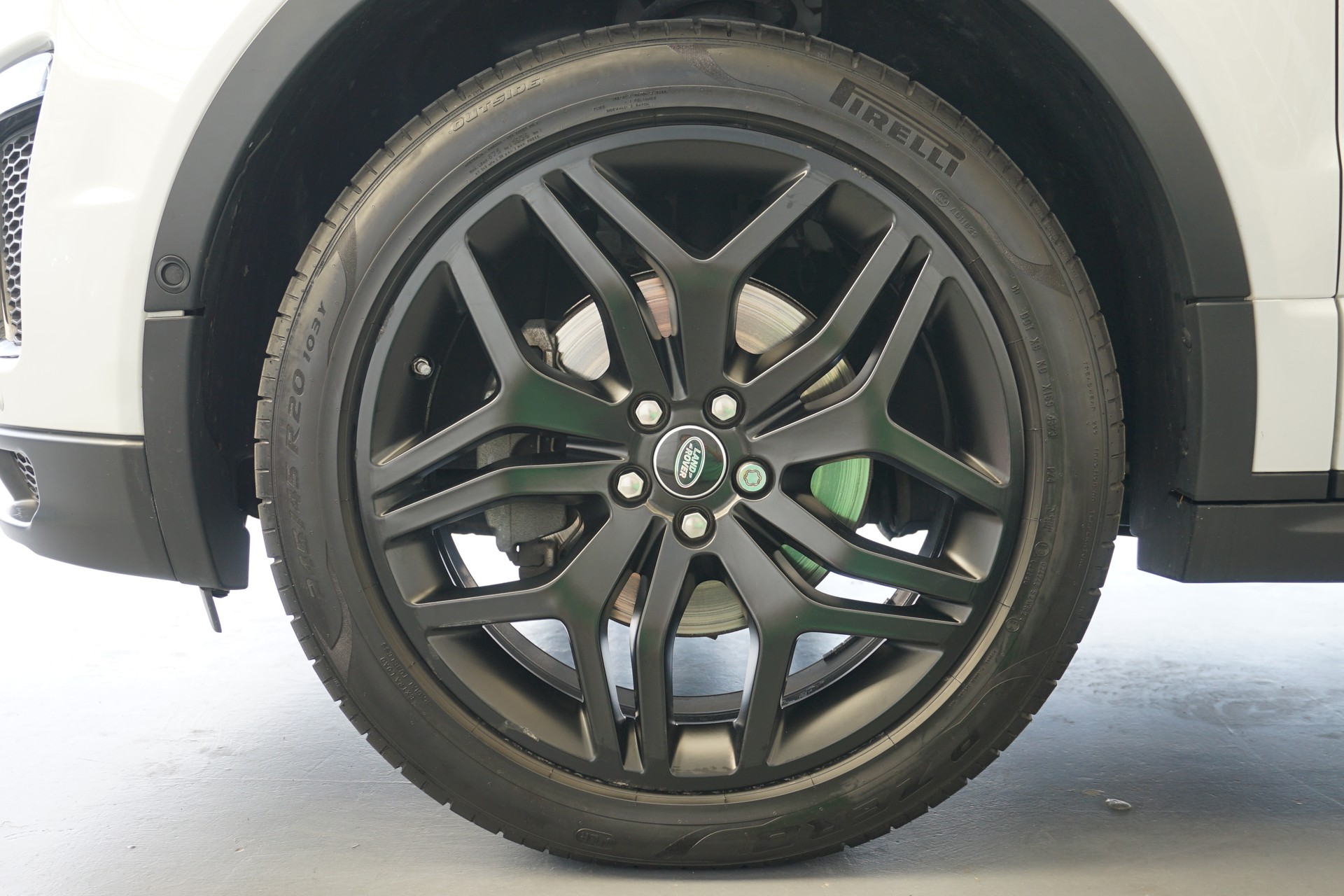 LAND ROVER Evoque 2.0Si4 HSE Dynamic Convertible 241 PS-image-19