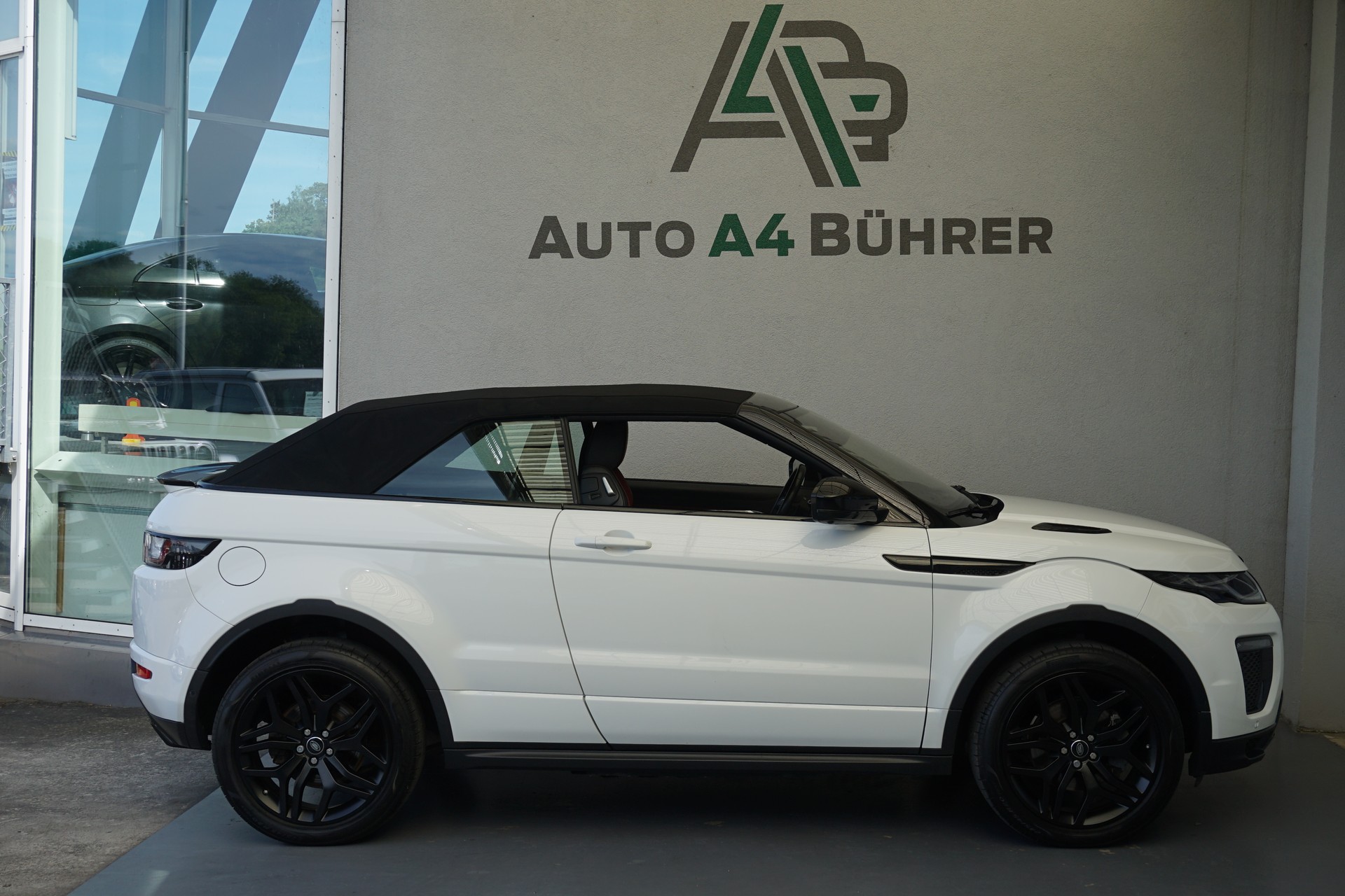 LAND ROVER Evoque 2.0Si4 HSE Dynamic Convertible 241 PS-image-8