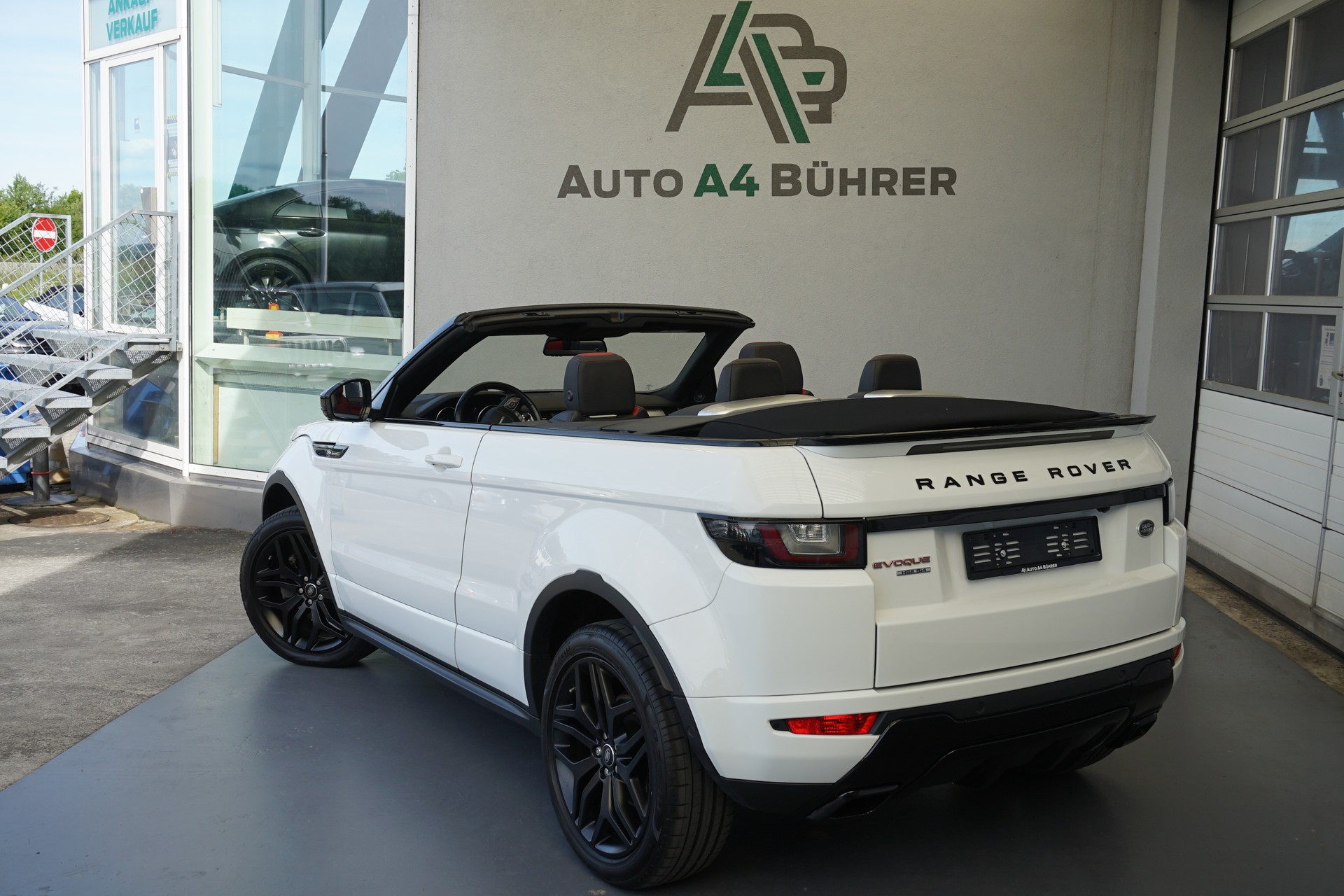LAND ROVER Evoque 2.0Si4 HSE Dynamic Convertible 241 PS-image-12