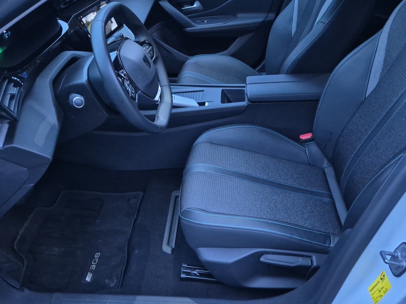 PEUGEOT 308 e SW Allure 54kWh-image-8