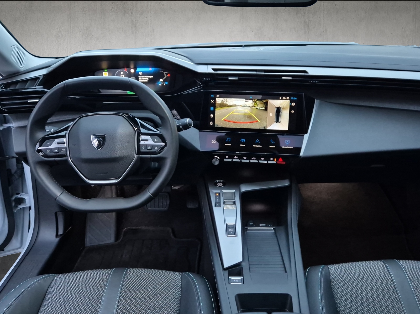 PEUGEOT 308 e SW Allure 54kWh-image-9
