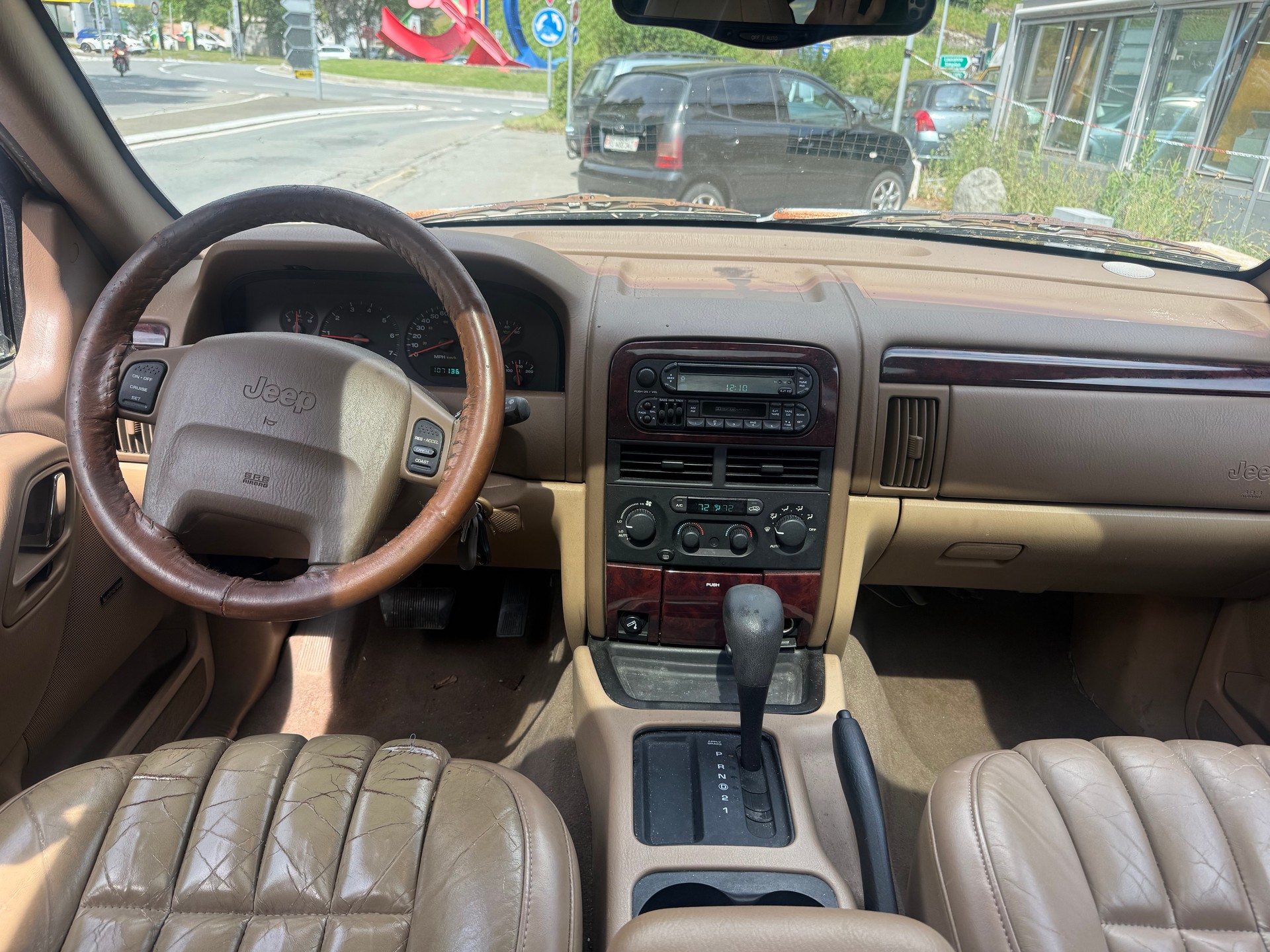 JEEP Grand Cherokee 4.0 Limited Automatic-image-8