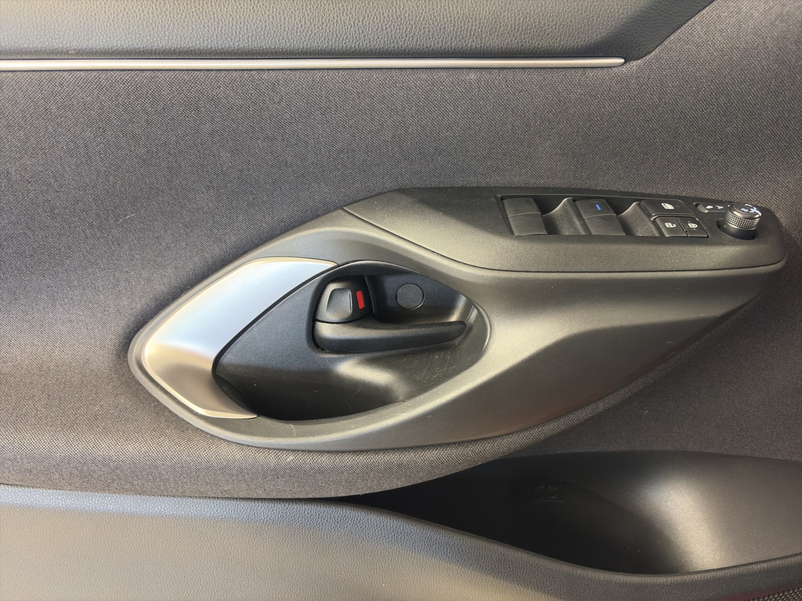 MAZDA 2 Hybrid Agile-image-8