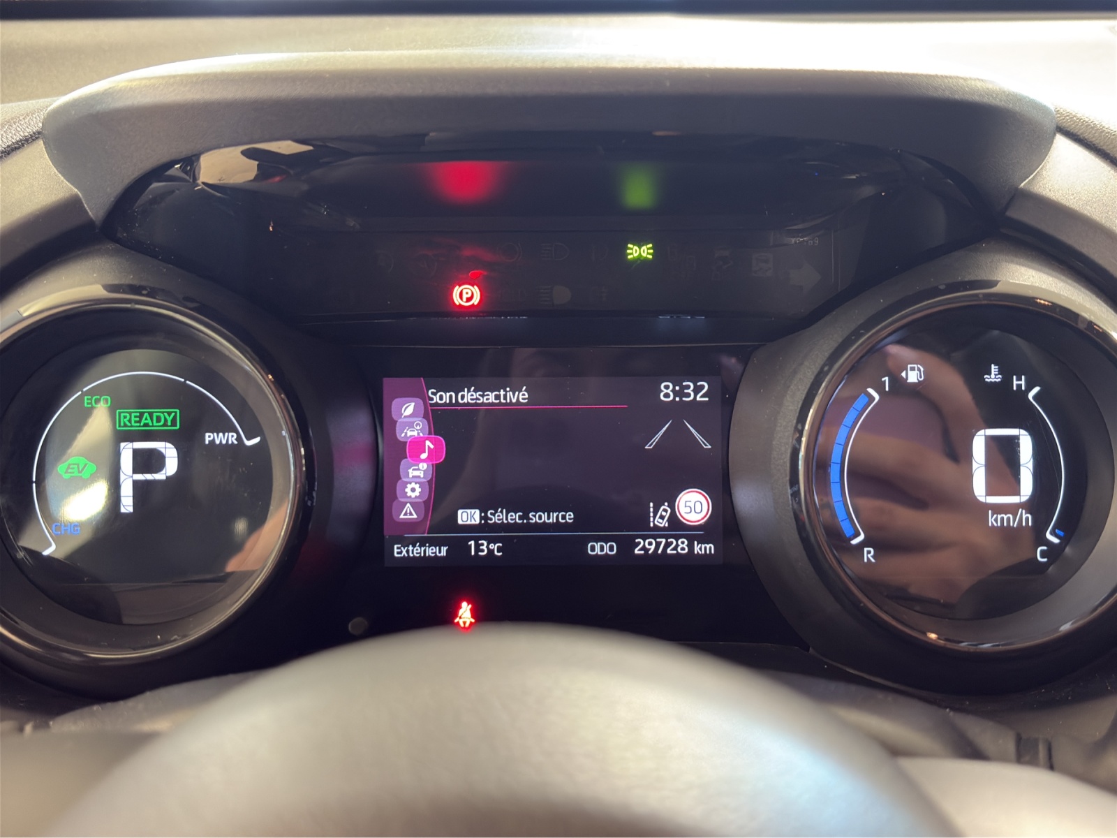 MAZDA 2 Hybrid Agile-image-13