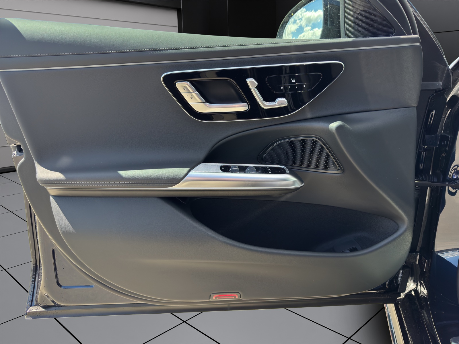 MERCEDES-BENZ E 220 d 4Matic 9G-Tronic-image-6