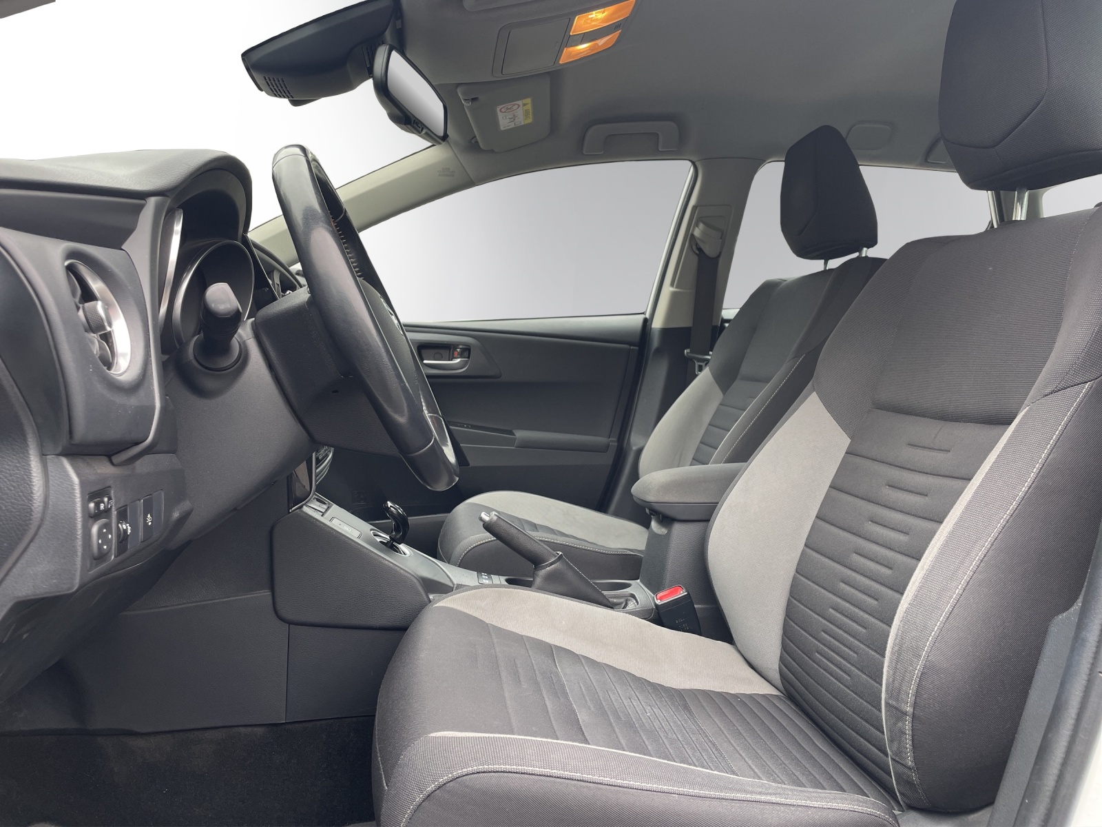 TOYOTA Auris Touring Sports 1.8 HSD Premium e-CVT-image-9