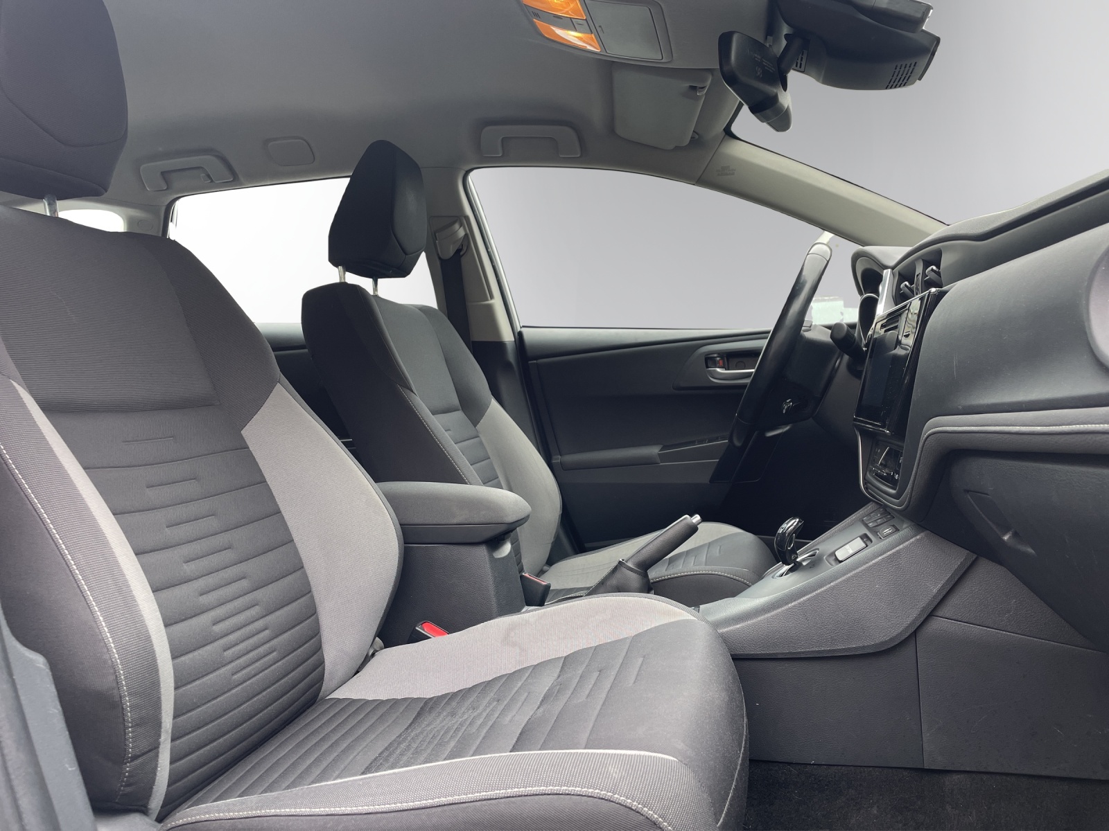 TOYOTA Auris Touring Sports 1.8 HSD Premium e-CVT-image-12