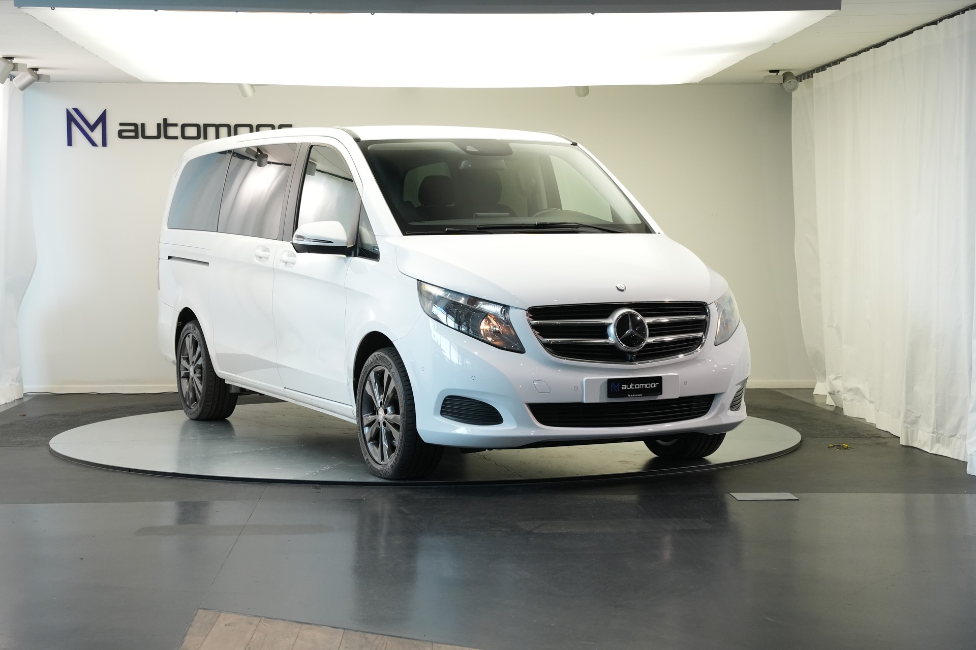 MERCEDES-BENZ V 220 d lang 4Matic 7G-Tronic *CH-Fahrzeug* *8 Sitze*-showroom-element-2