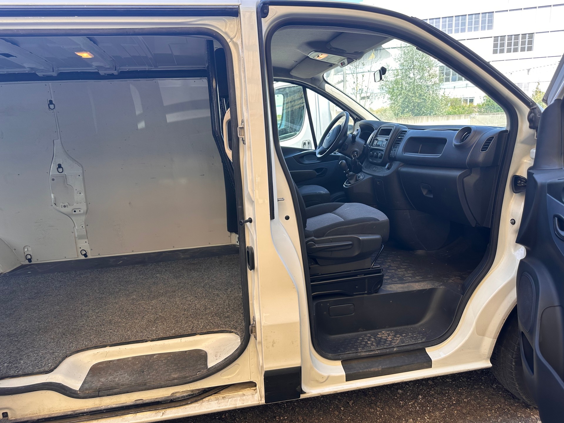 OPEL Vivaro 1.6 BiTurbo CDTI ecoFLEX 2.9t L2H1-image-10