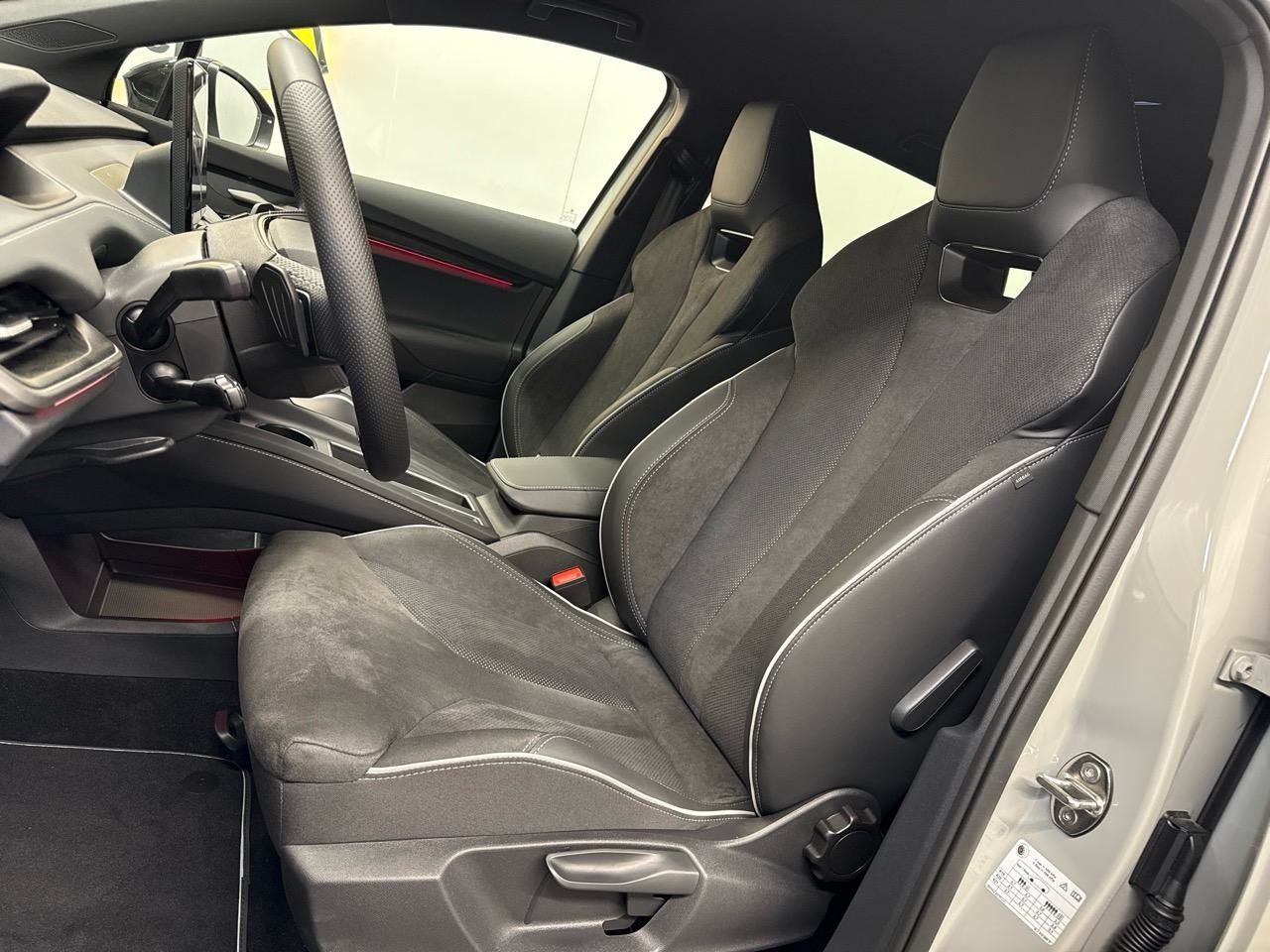 SKODA Elroq 85 Sportline-showroom-element-3