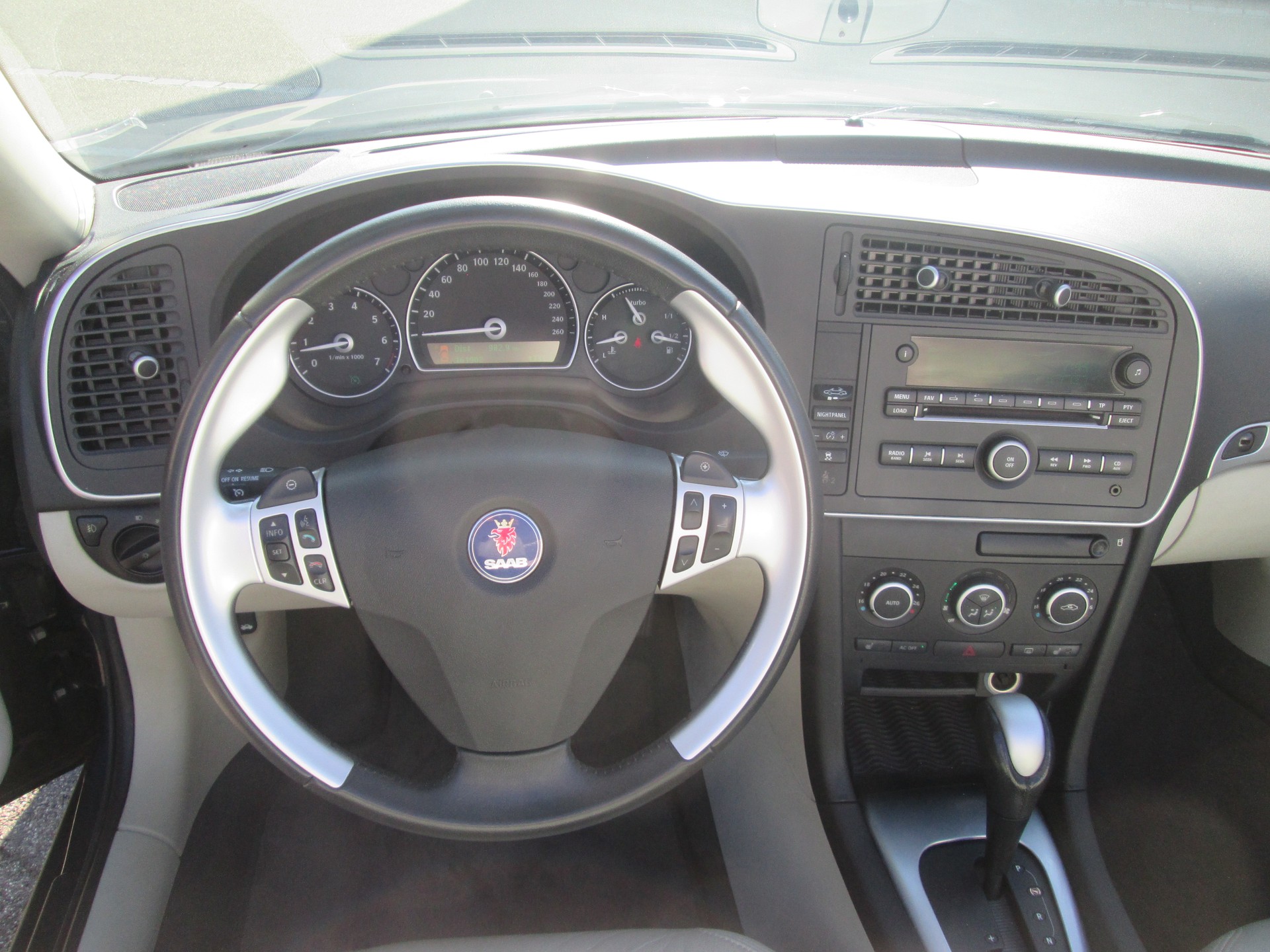 SAAB 9-3 2.8T V6 Aero-image-15