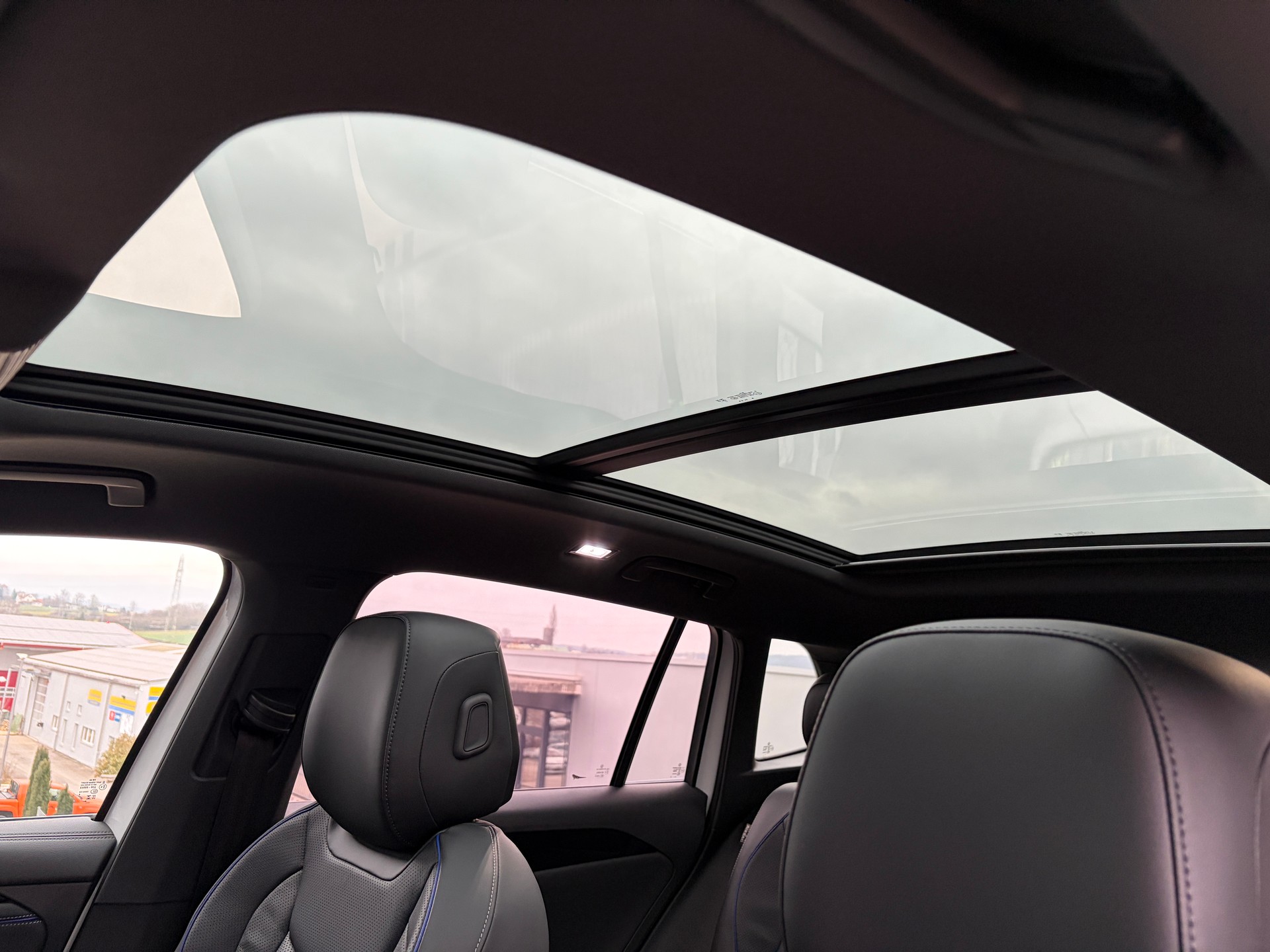VW Tiguan 2.0 TDI SCR R-Line DSG-image-21