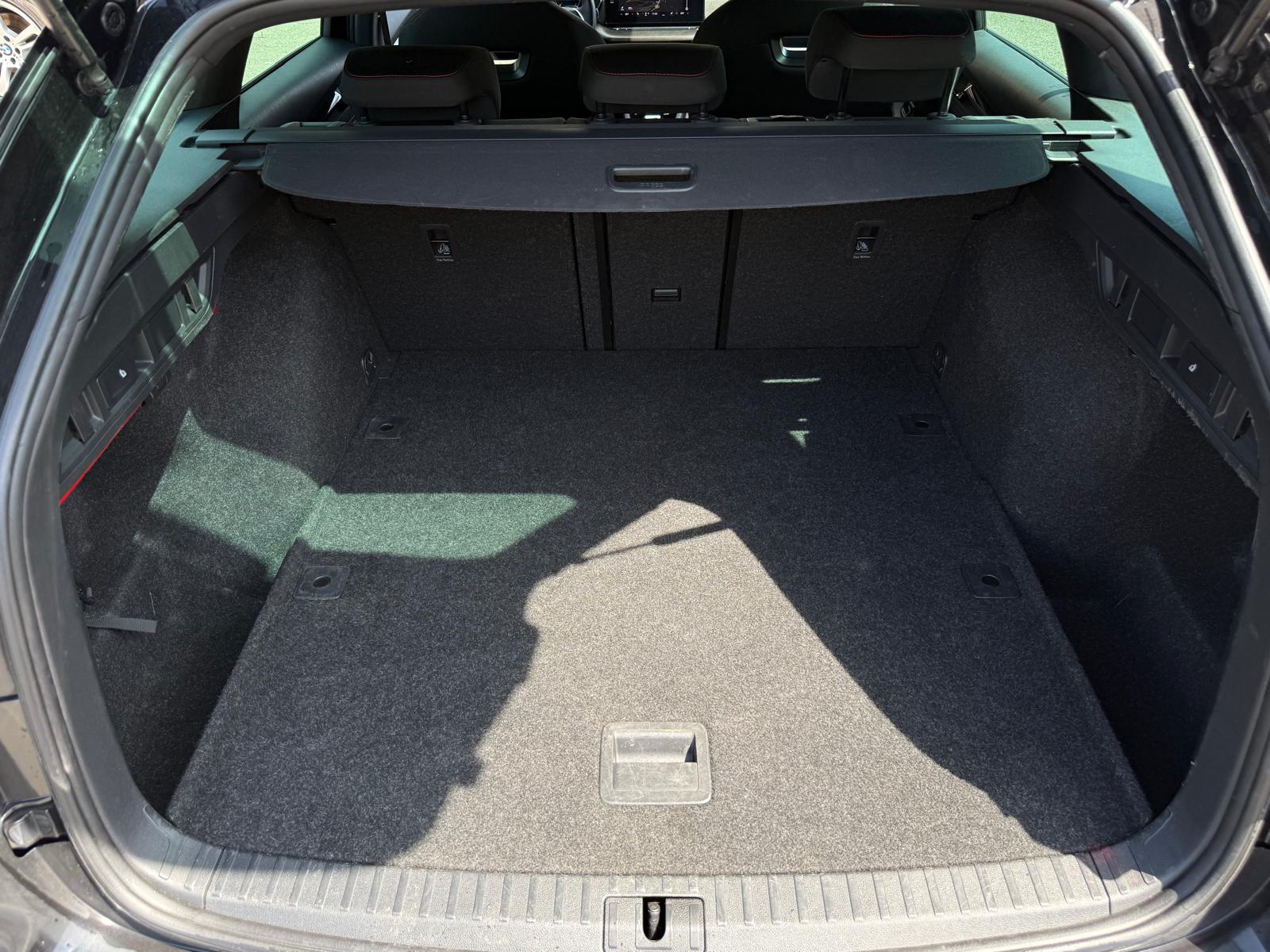 SKODA Octavia Combi 2.0 TSI DSG RS-image-17