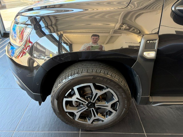 DACIA Duster TCe 150 Celebration 4x4-showroom-element-3