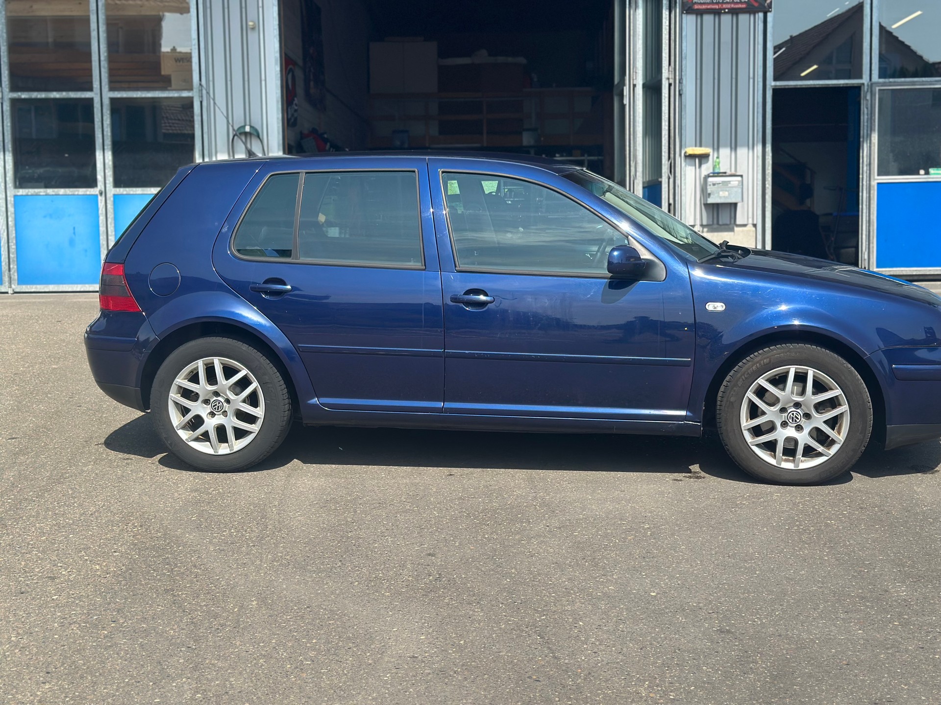 VW Golf 1.9 TDI PD Generation-showroom-element-3