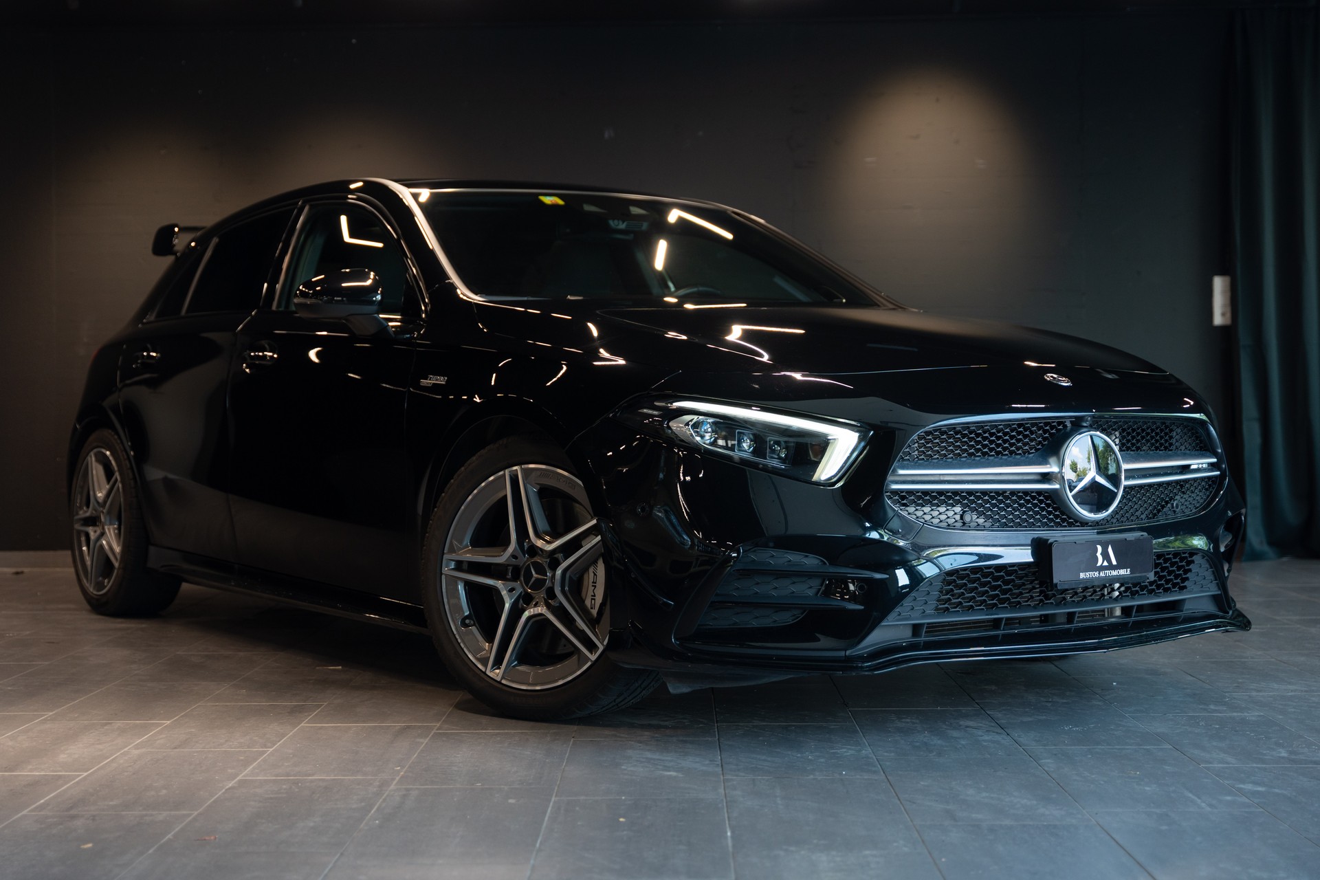 MERCEDES-BENZ A 35 AMG 4Matic Speedshift / CH Auto / Gratis Service / Pano-Schiebedach / Head Up Display / Premium Plus Paket / WC