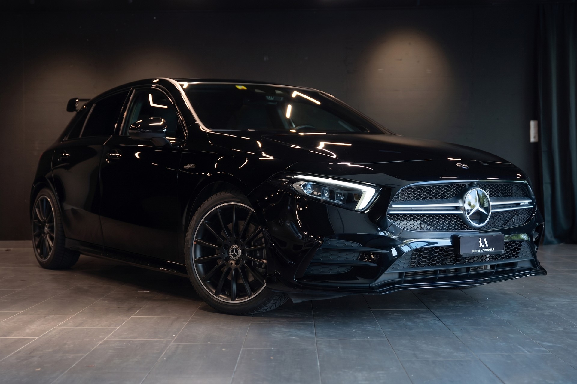 MERCEDES-BENZ A 35 AMG 4Matic Speedshift / CH Auto / Gratis Service / Pano-Schiebedach / Head Up Display / Premium Plus Paket / WC