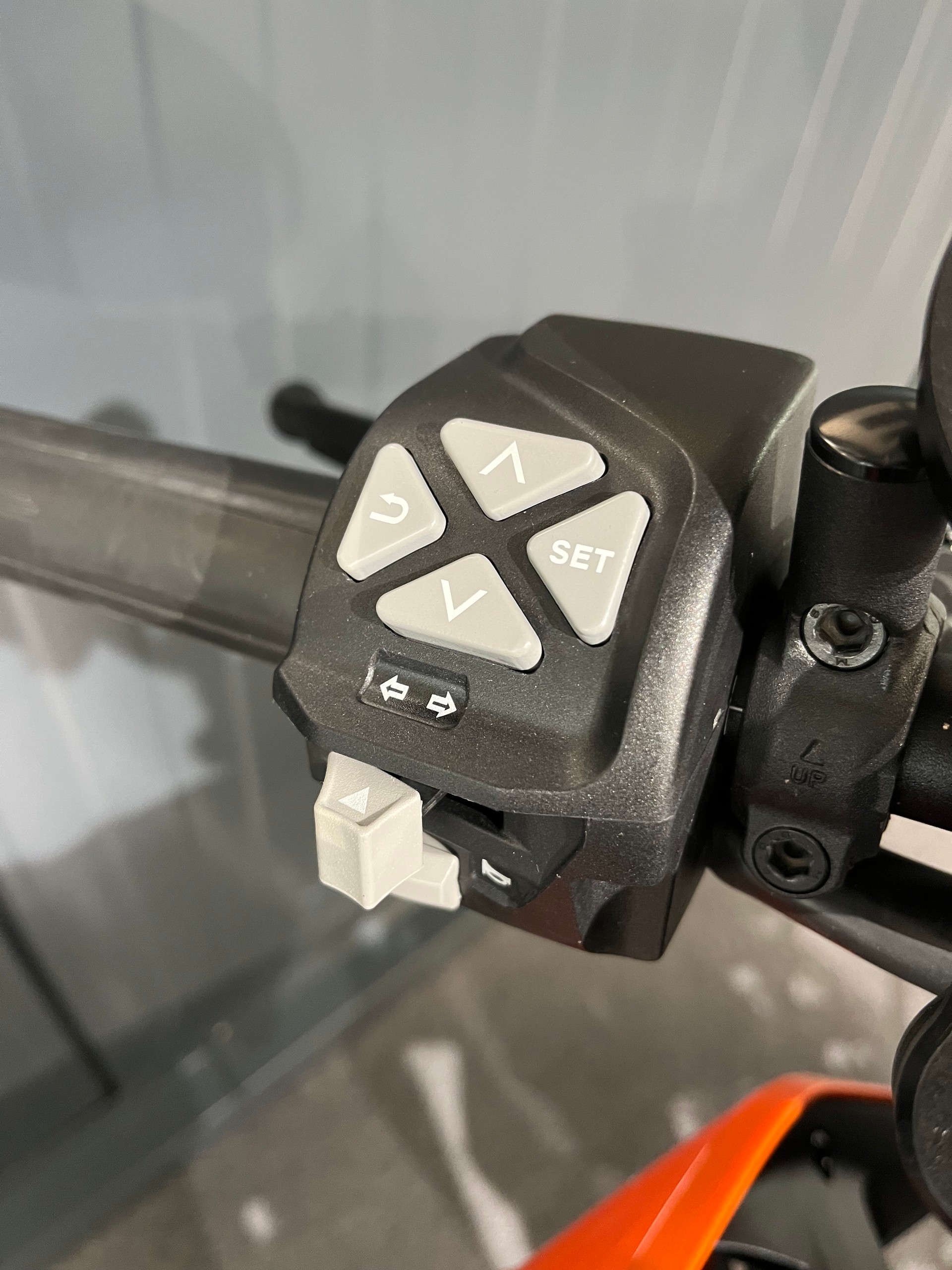 KTM 790 Duke L-image-3