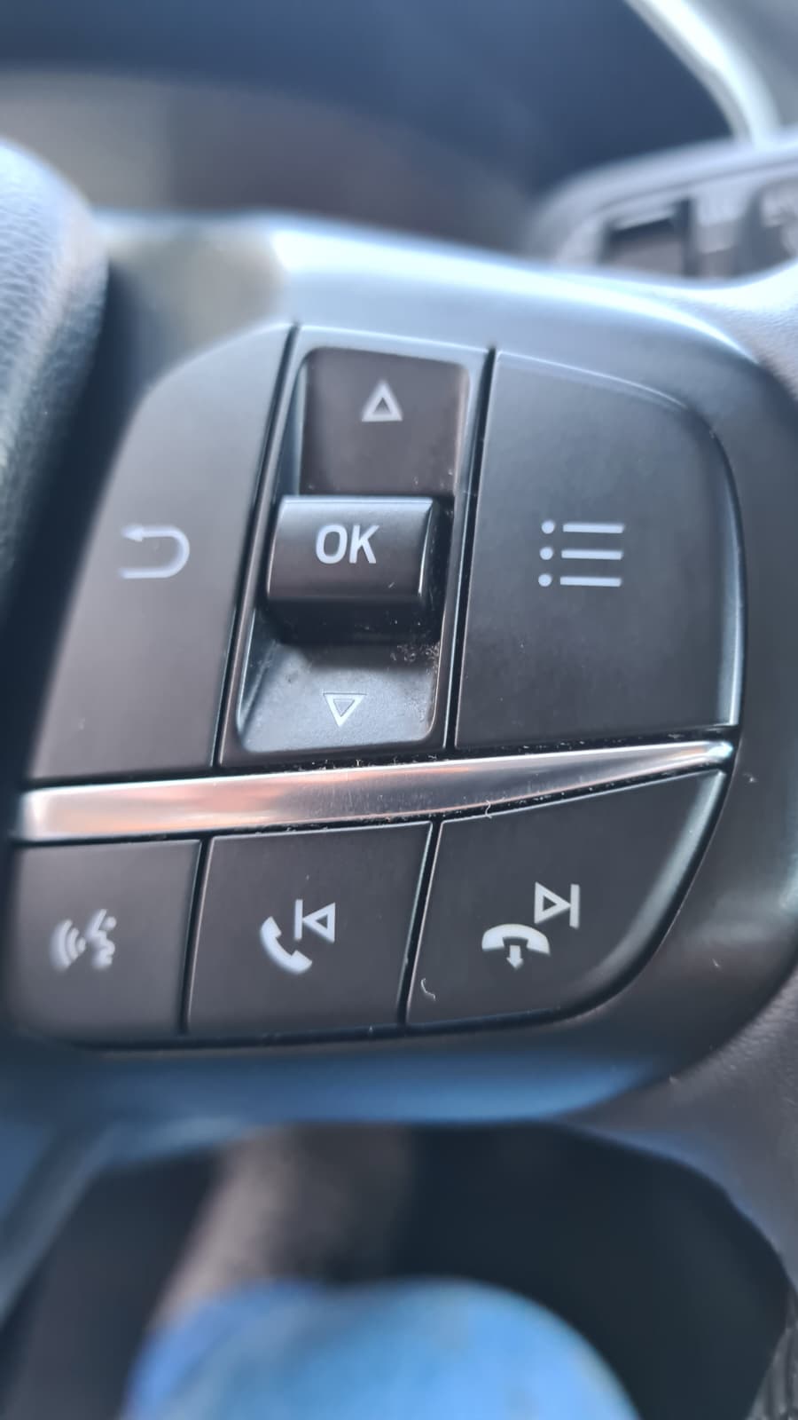 FORD Focus 1.5 TDCi Cool Connect Automatic ** Gr-Navi ** Klimaautomat ** Tempomat ** PDC ** Frisch Ab MFK & Service **-image-10