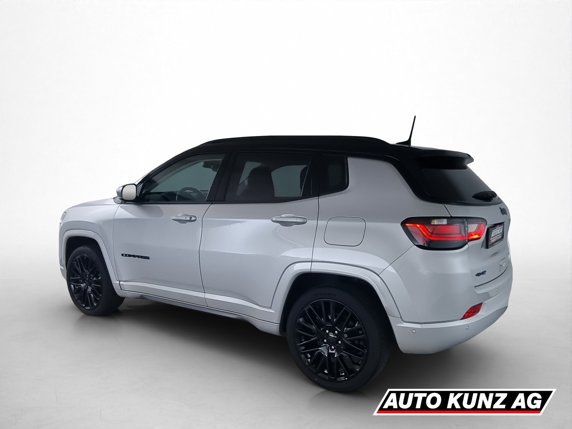JEEP Compass 1.3 S 4xe-showroom-element-3