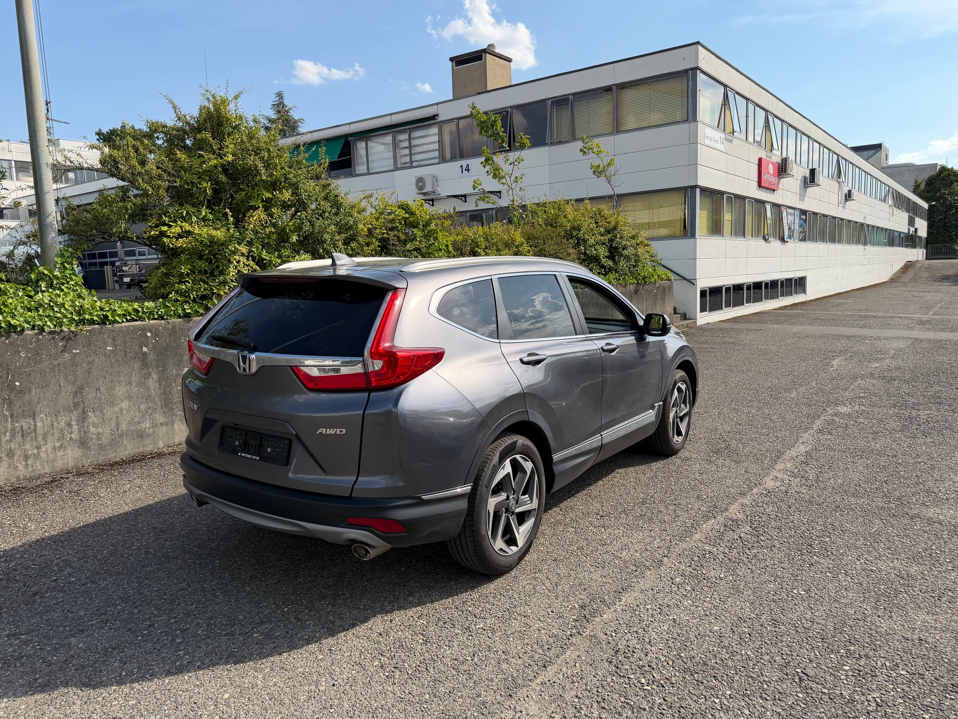 HONDA CR-V 1.5 i-VTEC Executive 4WD-image-4