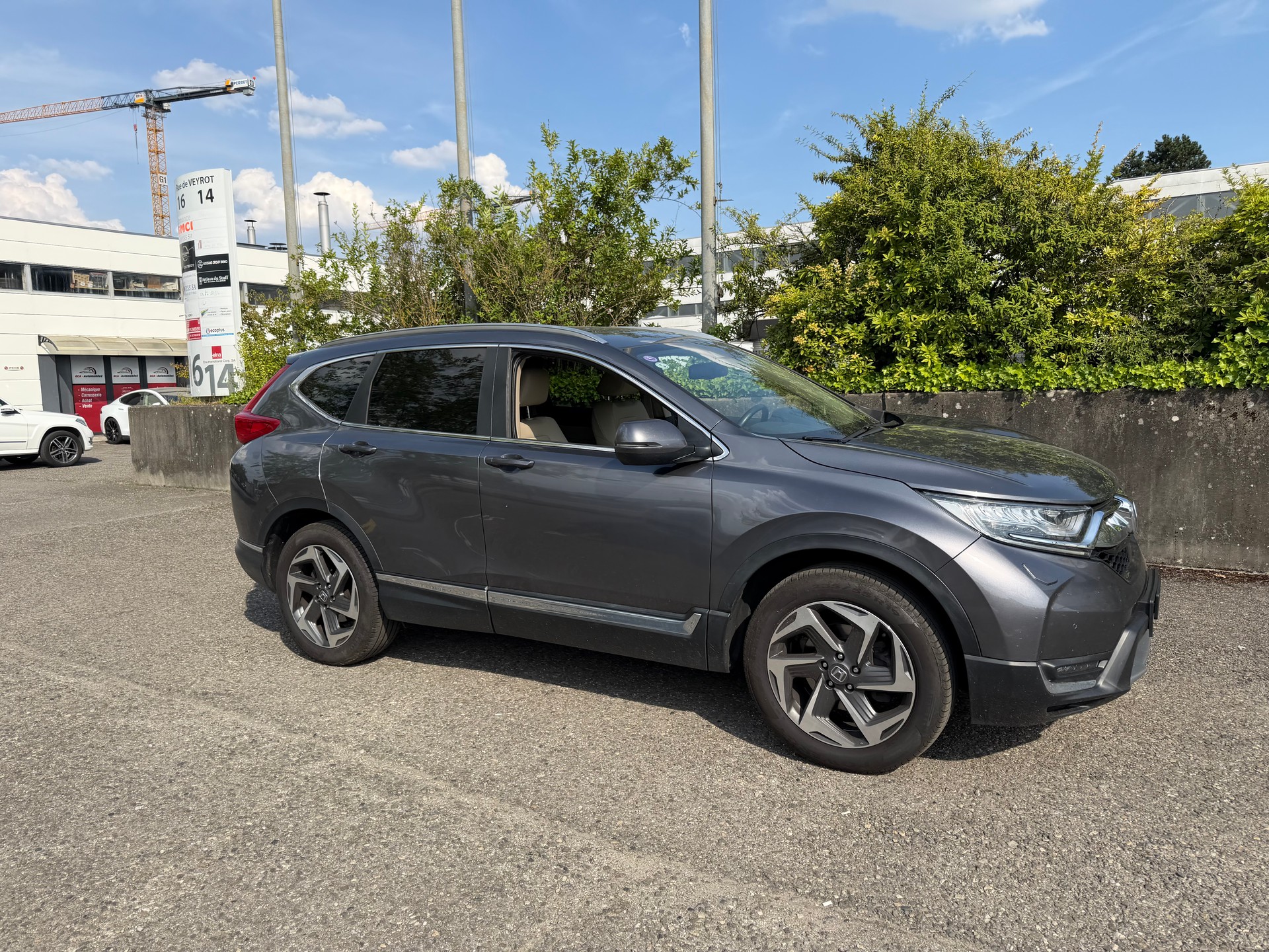 HONDA CR-V 1.5 i-VTEC Executive 4WD-image-2