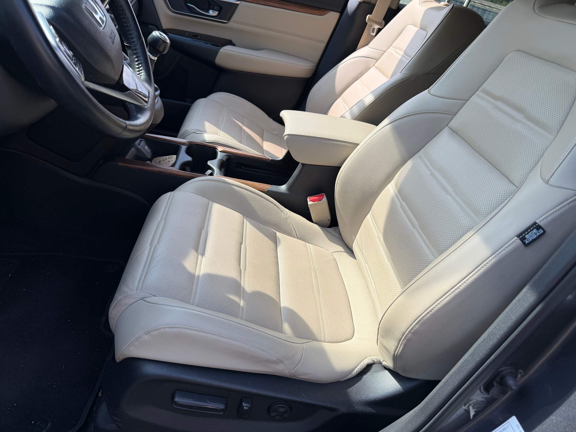 HONDA CR-V 1.5 i-VTEC Executive 4WD-image-8