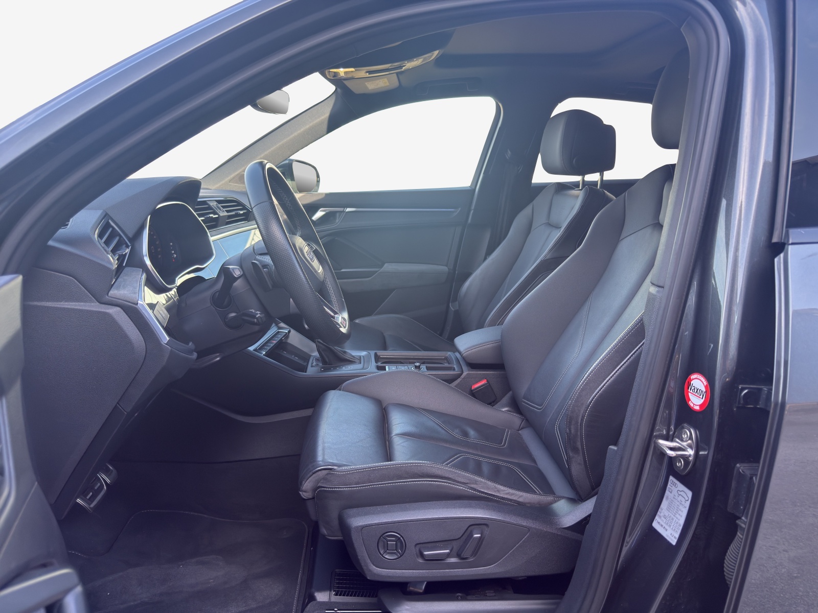 AUDI Q3 Sportback 45 TFSI S line quattro S-tronic-image-7