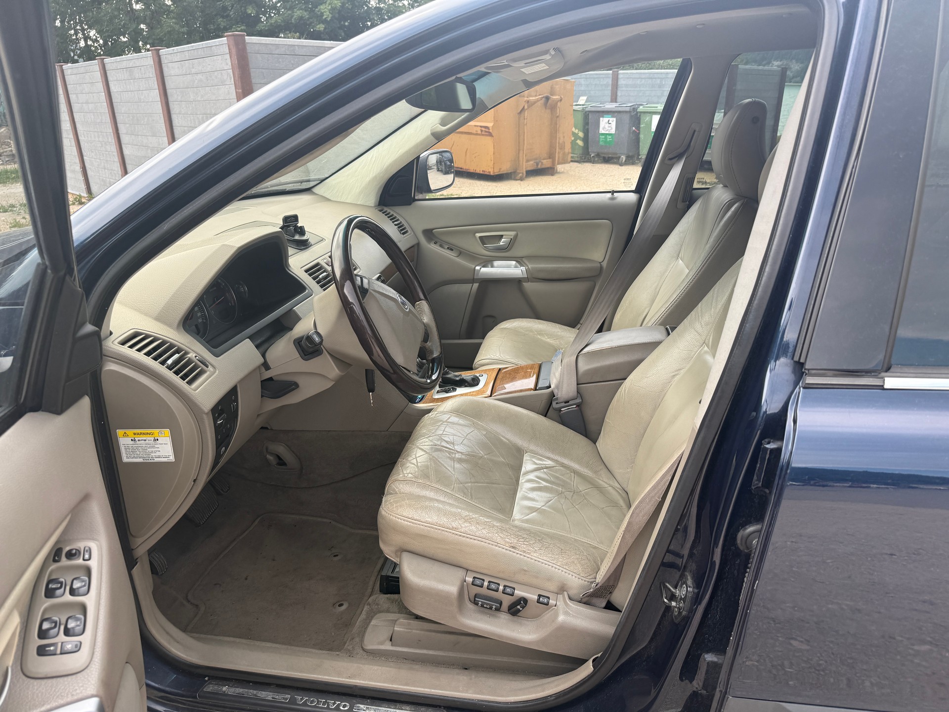 VOLVO XC90 2.5T AWD-image-10